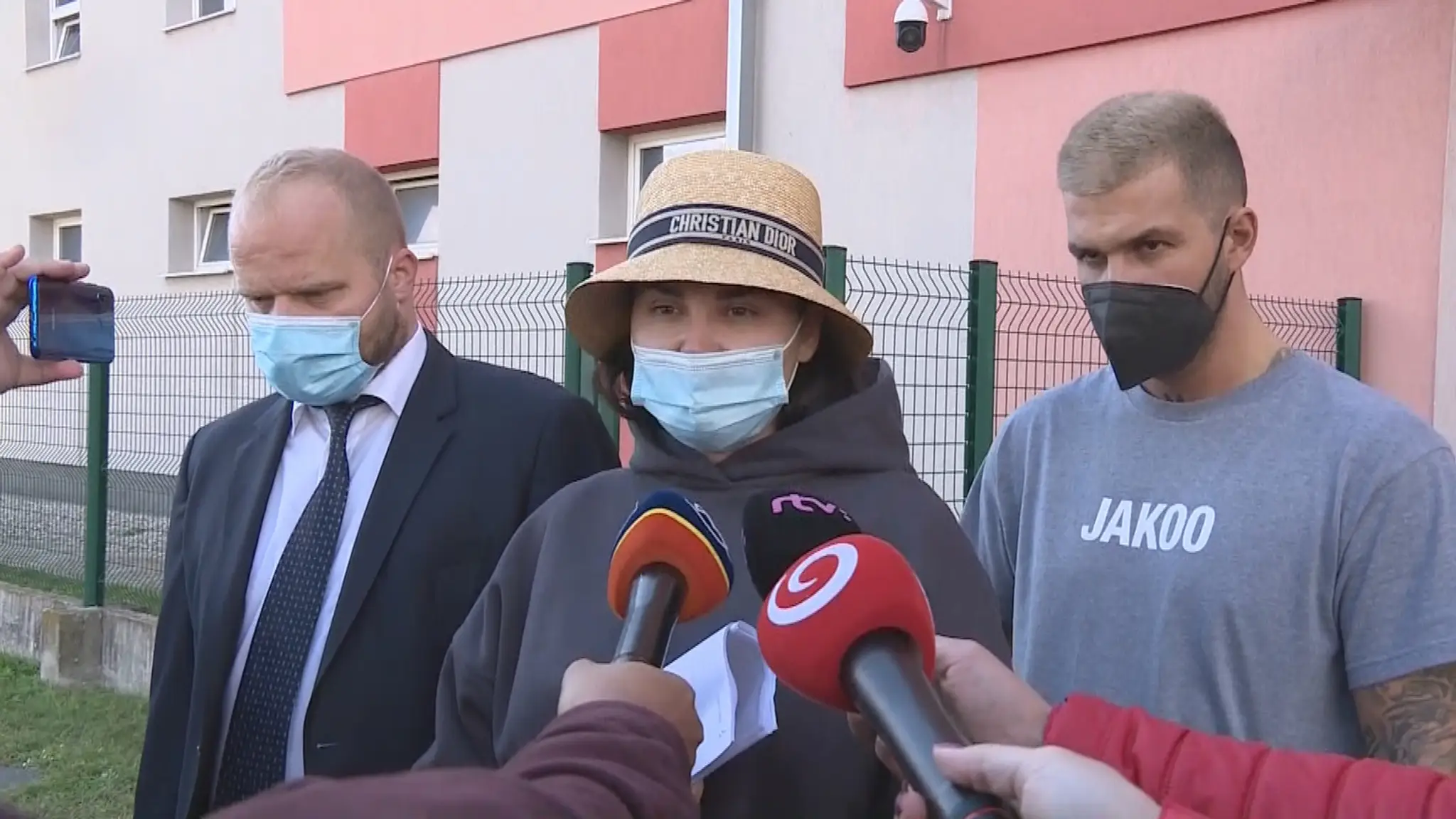 Zuzana Plačkovú s manželom Reném pustili na slobodu.