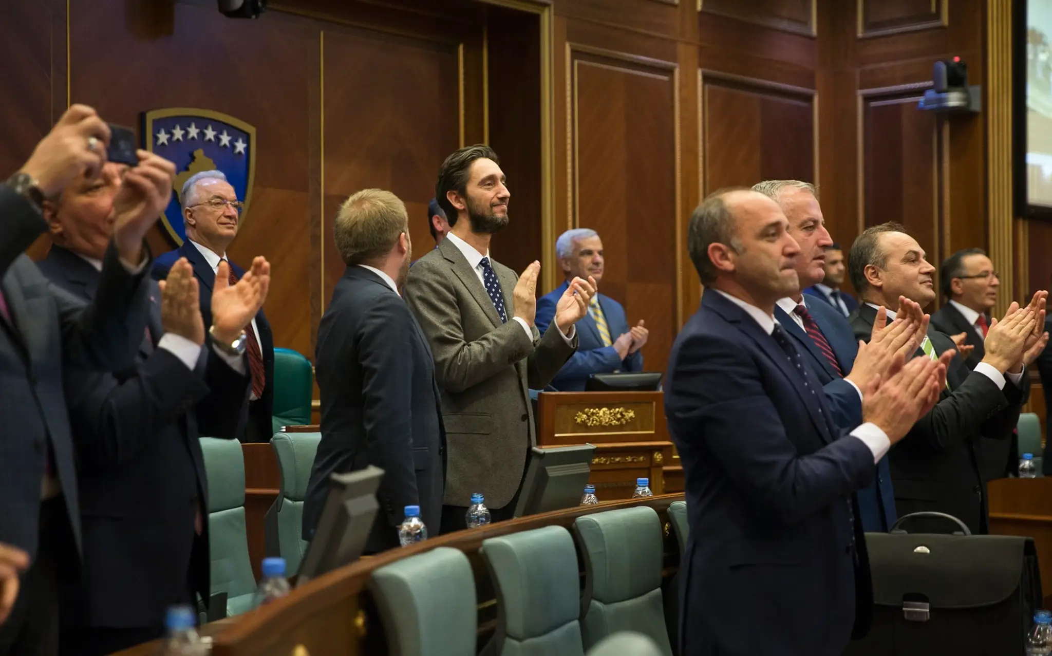 Zľava izraelský premiér Benjamin Netanjahu a americký minister zahraničných vecí Mike Pompeo stoja pri Múre nárekov v Jeruzaleme