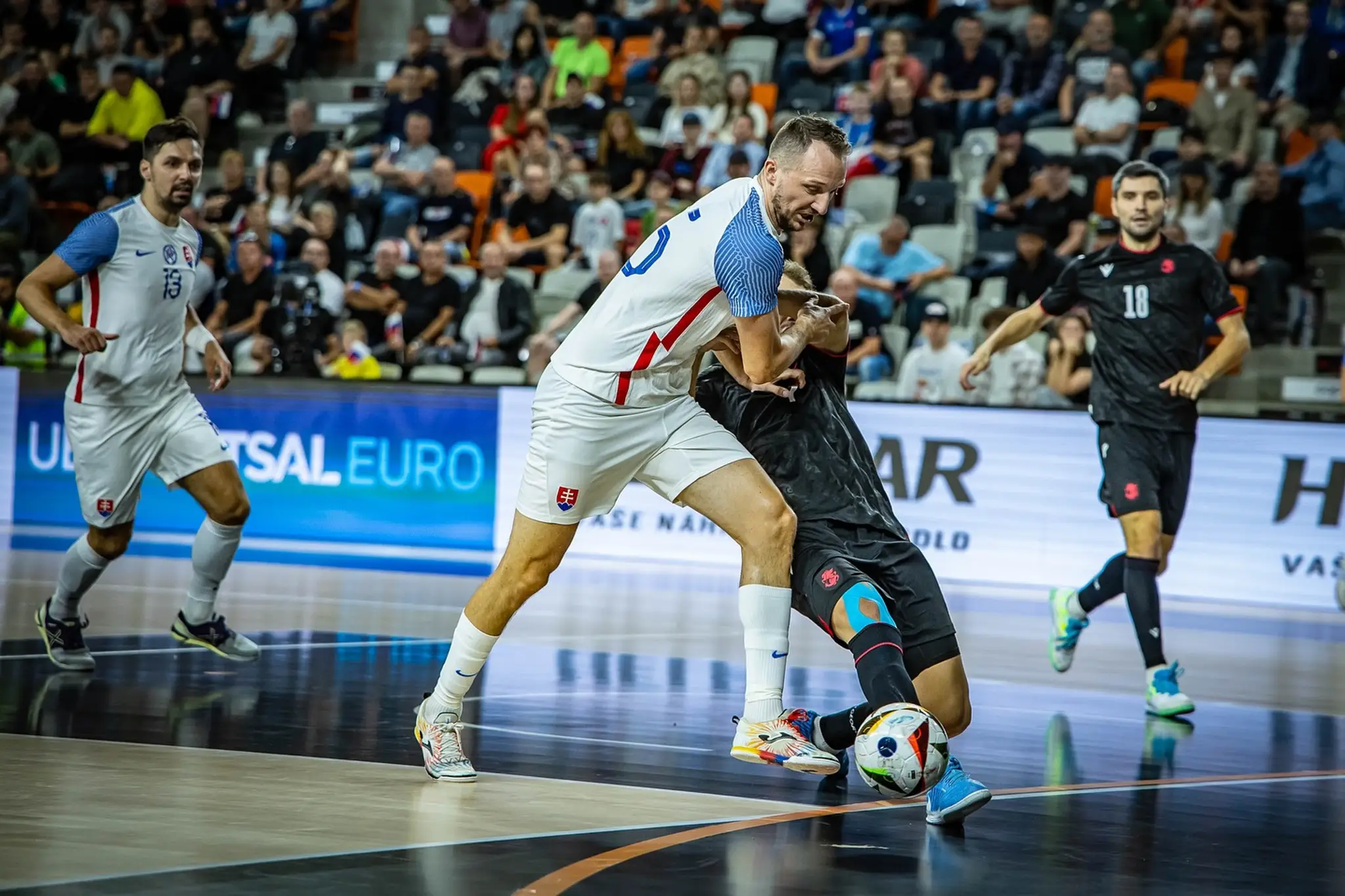 Slovenskí futsalisti nepostúpili na majstrovstvá Európy.