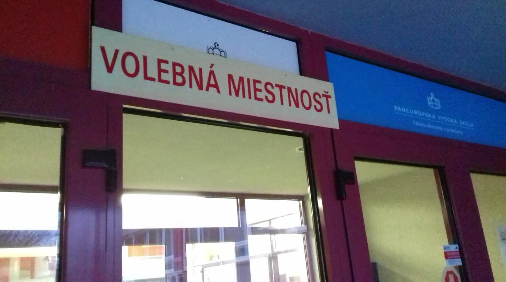 Volebná miestnosť v Bratislave.
