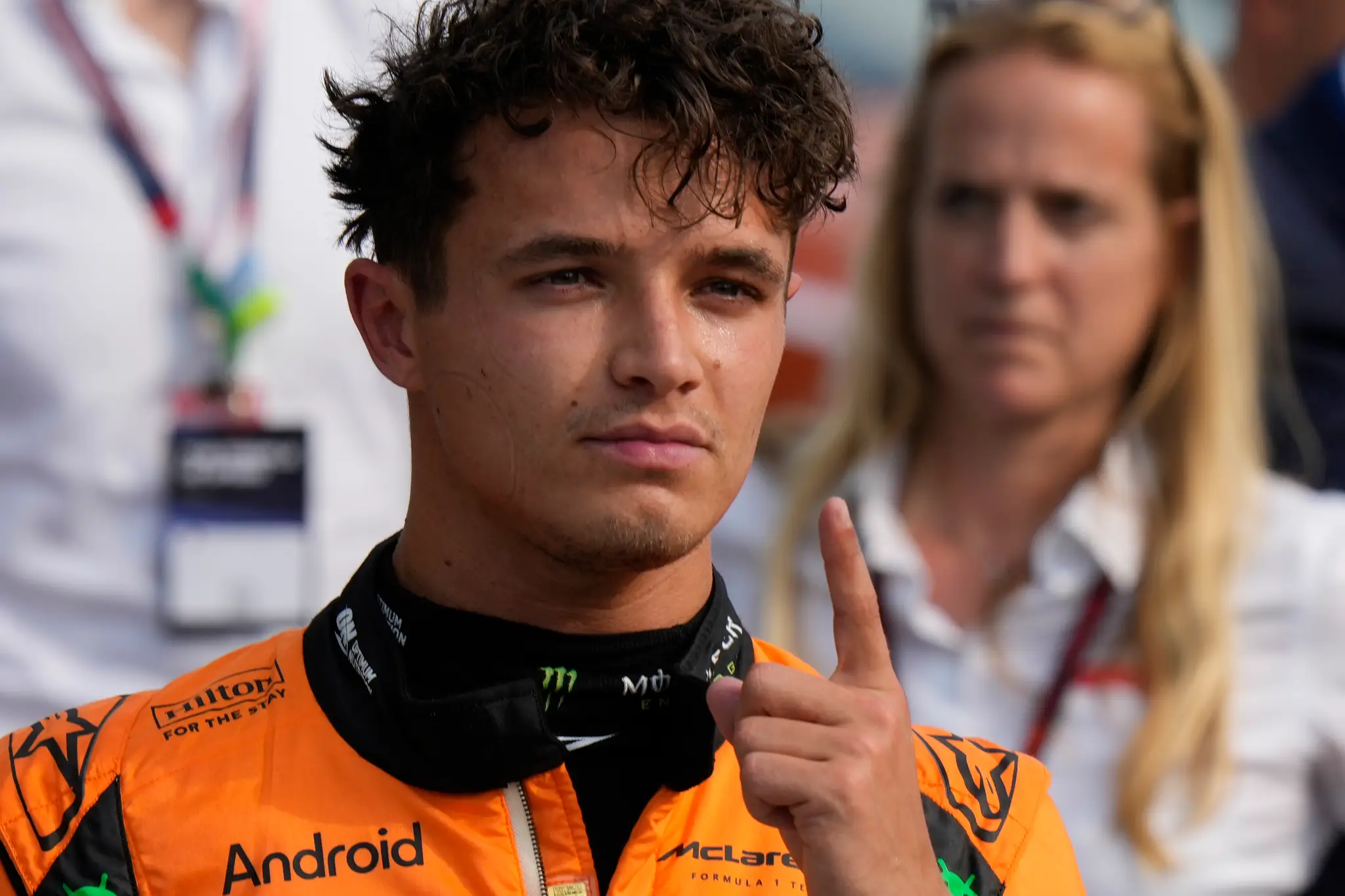 Brit Lando Norris z tímu McLaren zvíťazil v sobotňajšej kvalifikácii na nedeľňajšiu Veľkú cenu Talianska
