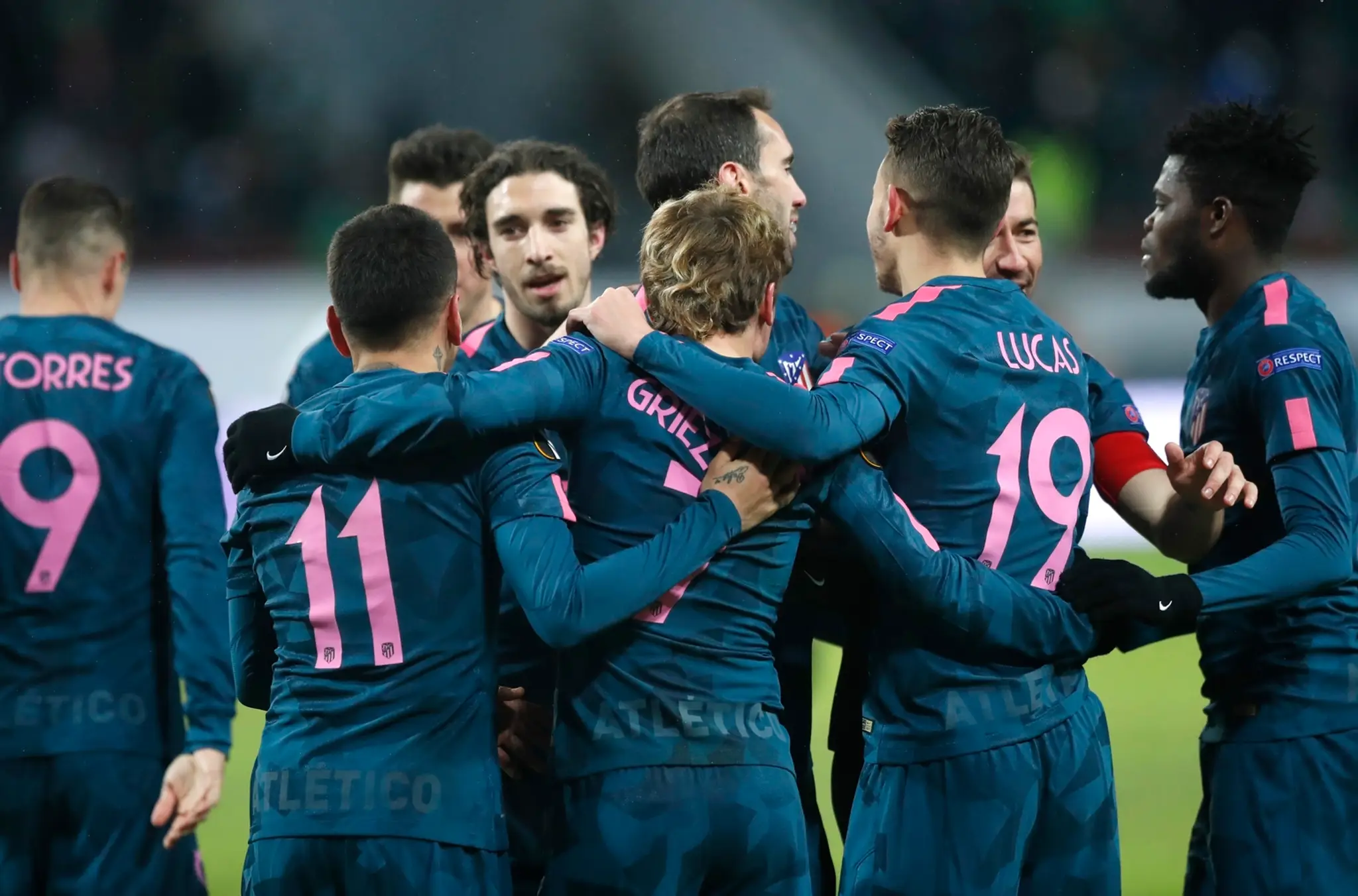 Hráči Atlética Madrid sa tešia z gólu v odvete osemfinále EL na pôde Lokomotivu Moskva.