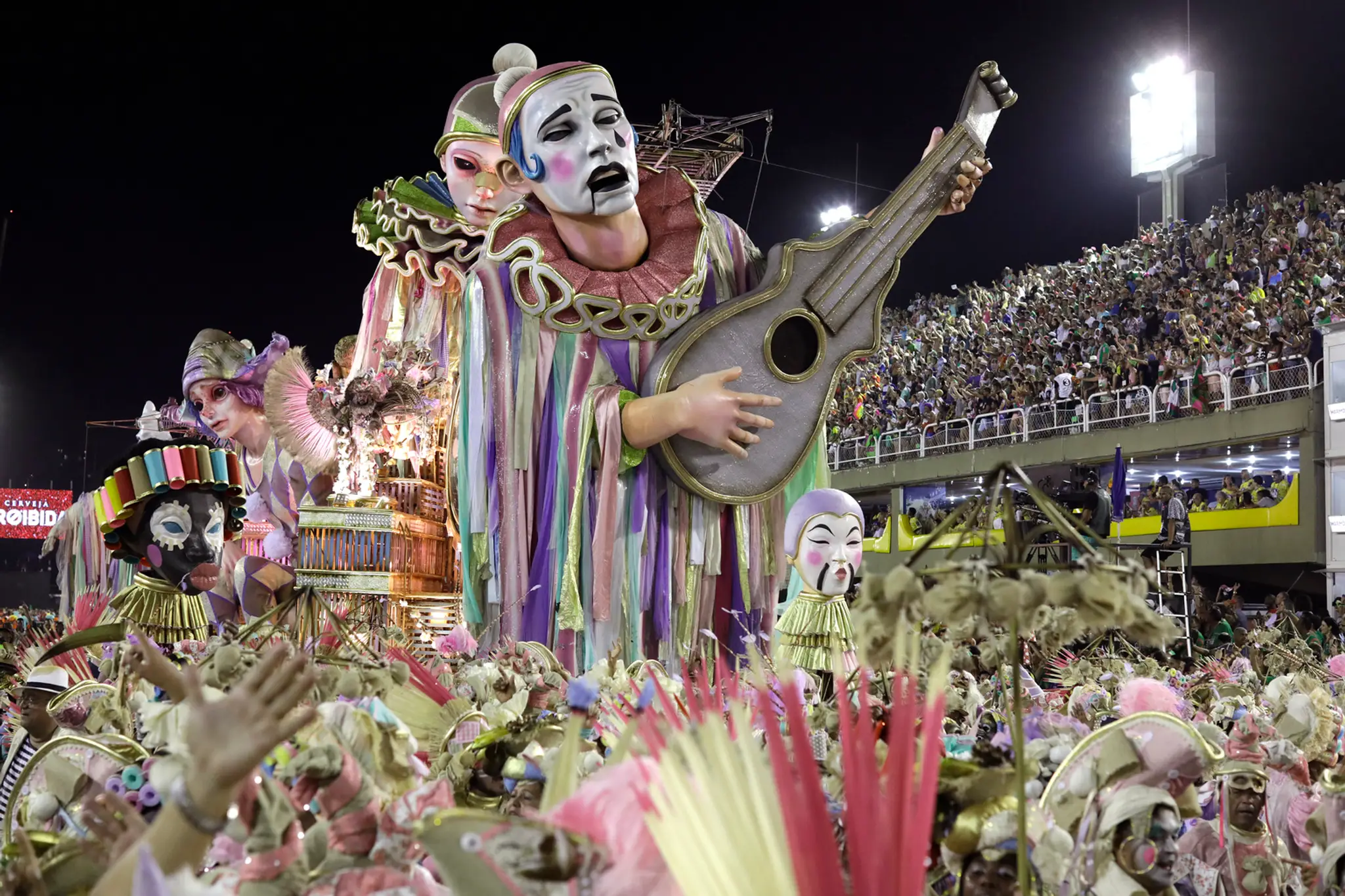 Karneval v Riu de Janeiro.