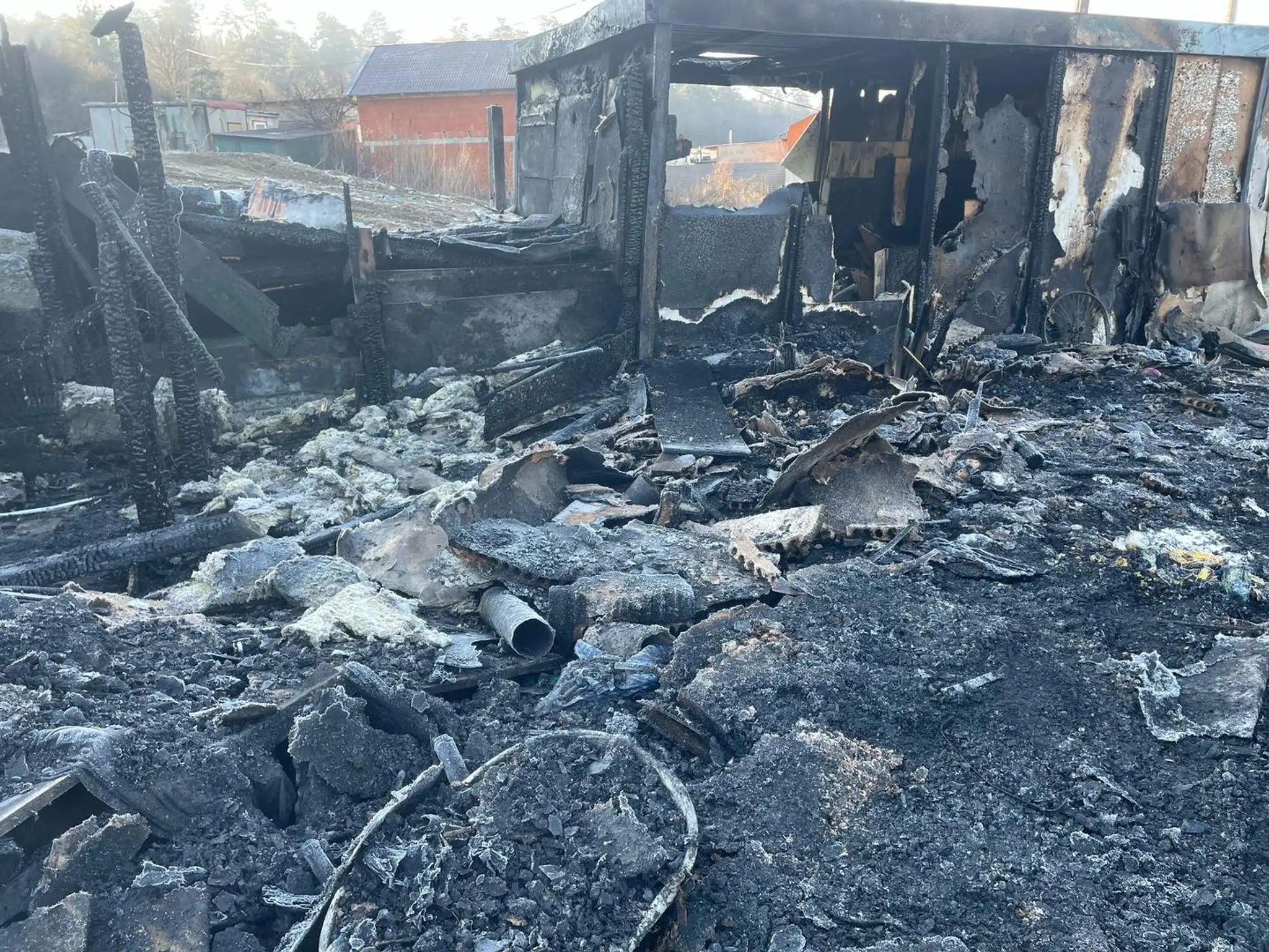 Na mieste tragédie vo Veľkom Šariši zriadili pietne miesto. Hovorili sme s otcom troch z detí, ktoré zahynuli