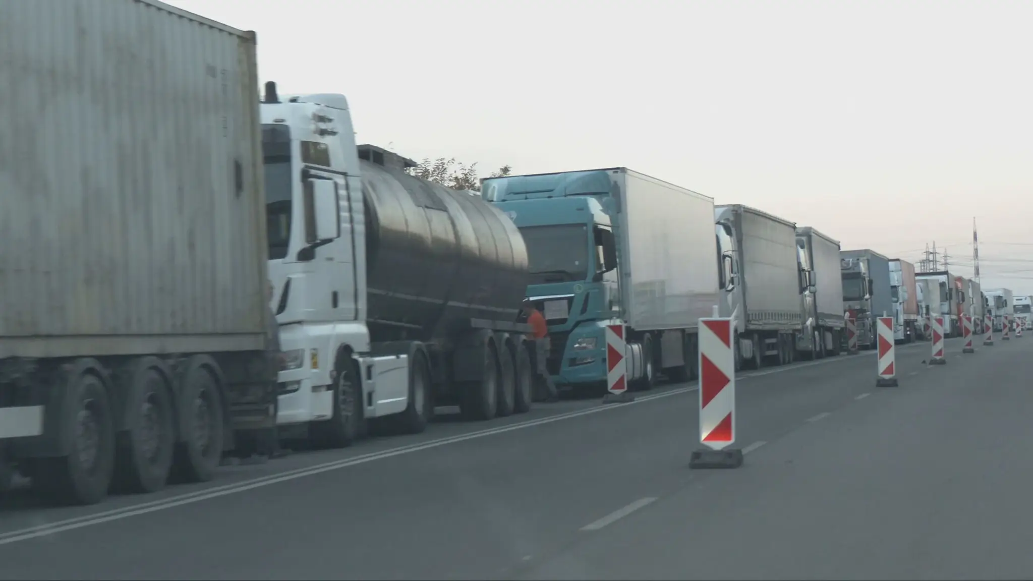 Kolóny na hranici s Ukrajinou