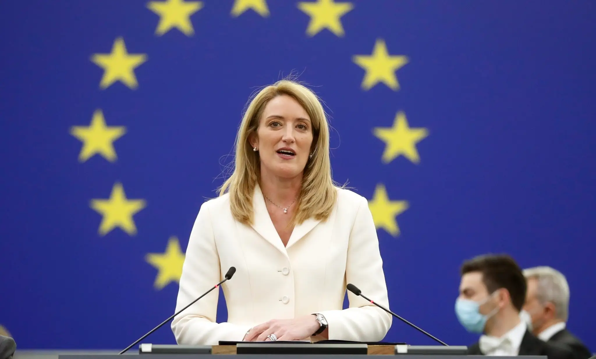 Za novú šéfku Európskeho parlamentu zvolili maltskú europoslankyňu Robertu Metsolovú.