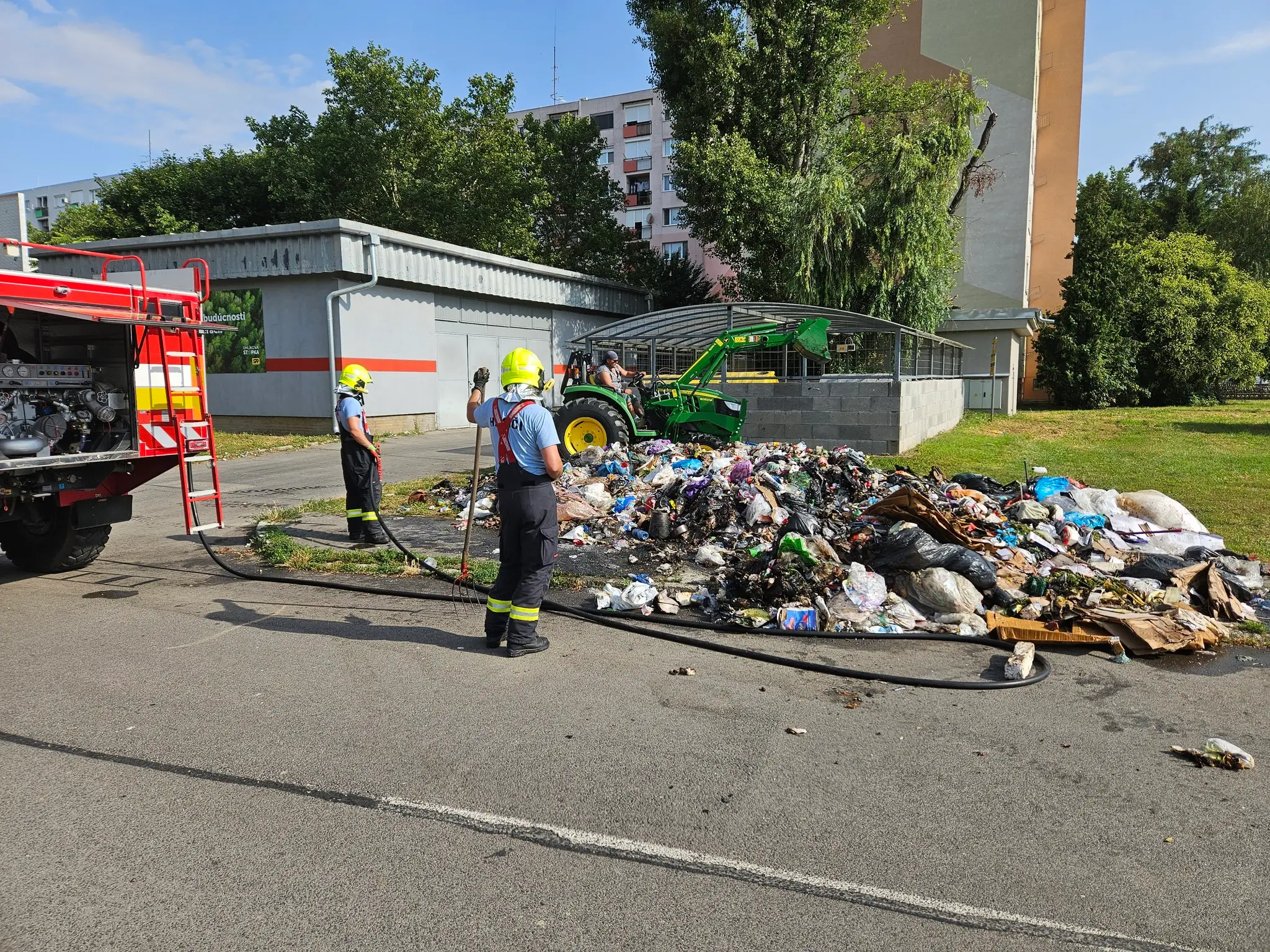 Požiar odpadu.