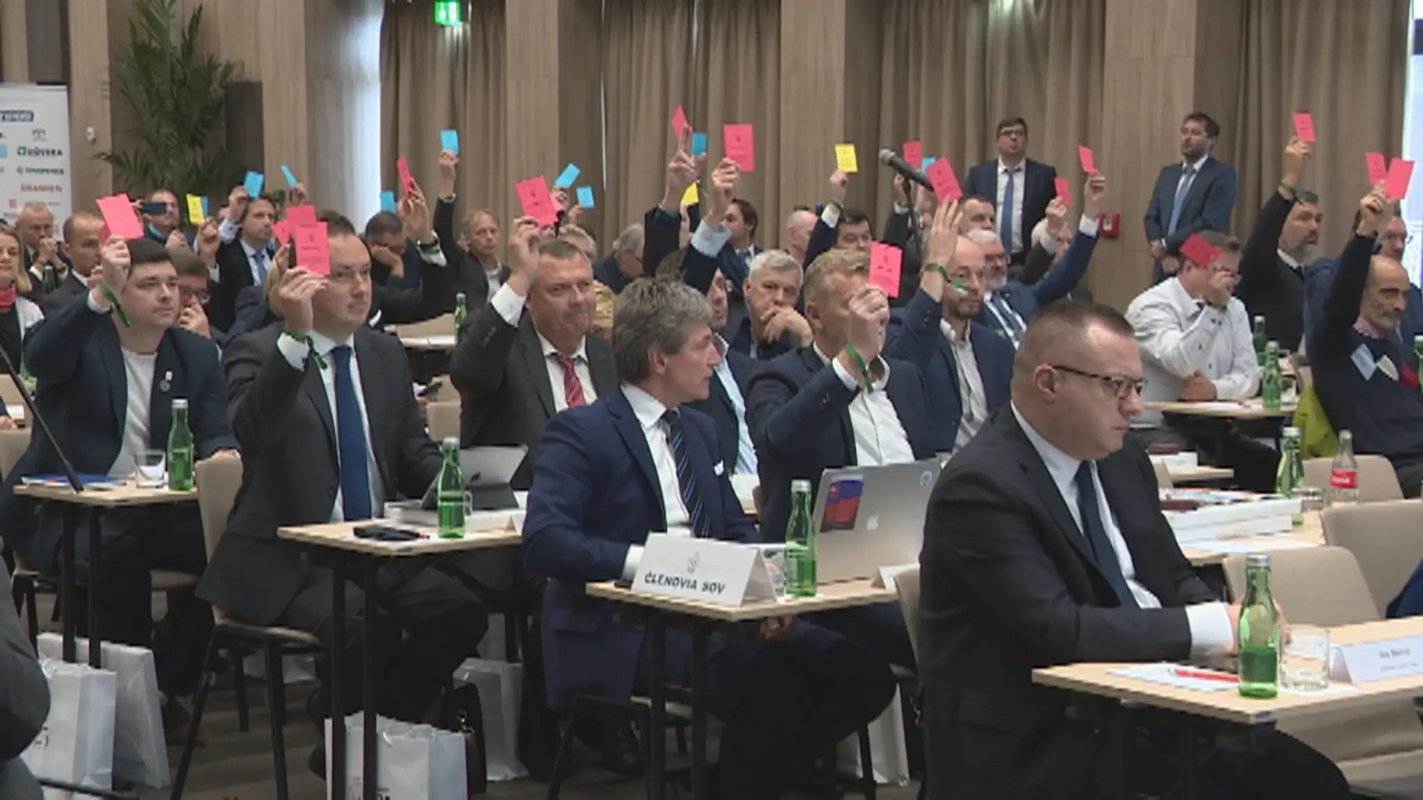 Piatkové 55. valné zhromaždenie schválilo návrh Stanov vrátane zmeny názvu na Slovenský olympijský a športový výbor.