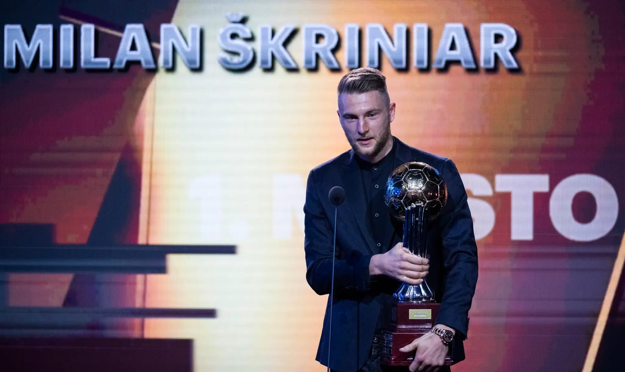 Najlepším futbalistom Slovenska za rok 2020 sa stal obranca Milan Škriniar z Interu Miláno..jpg