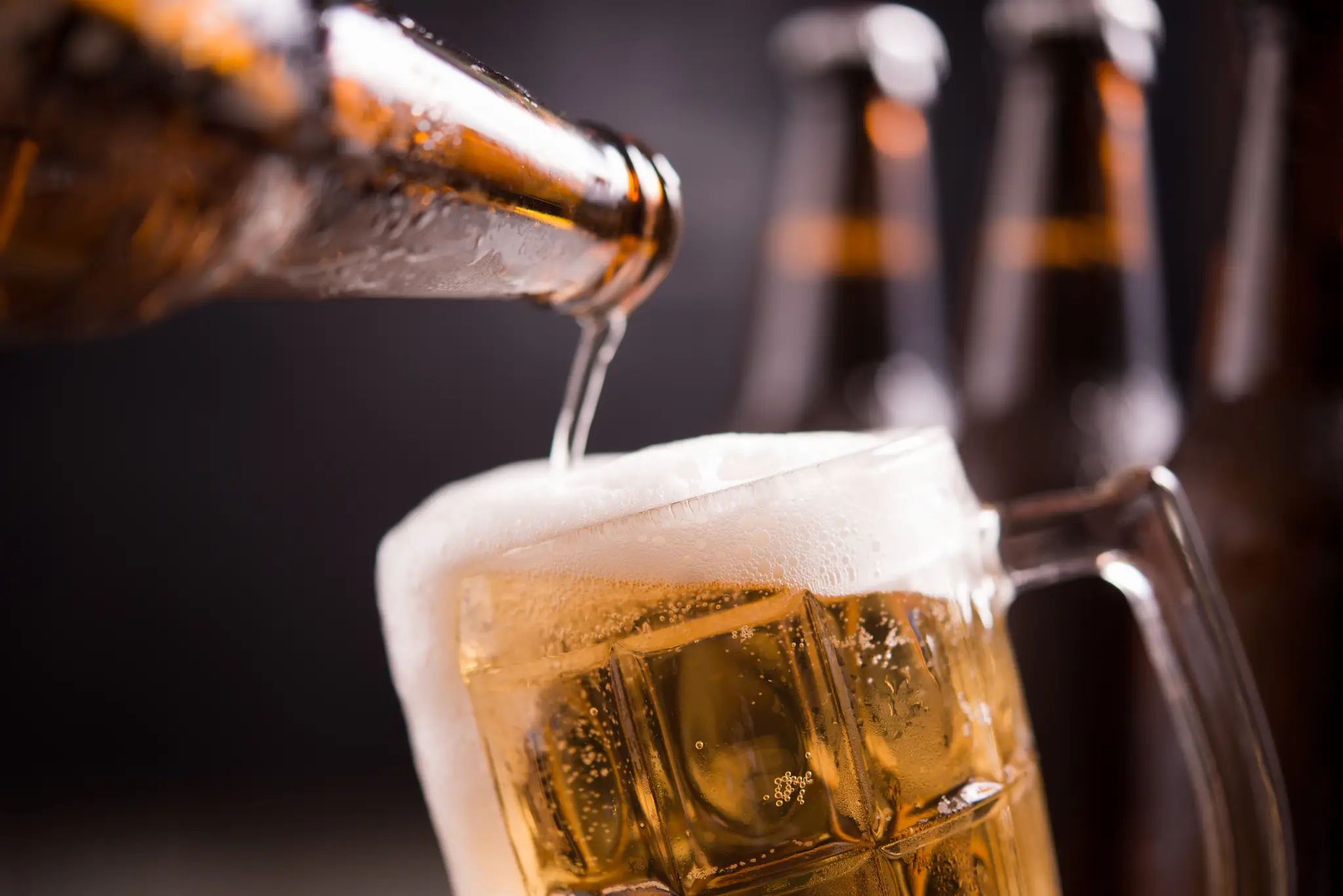 Pivo, alkohol, pitie ilustračná fotka