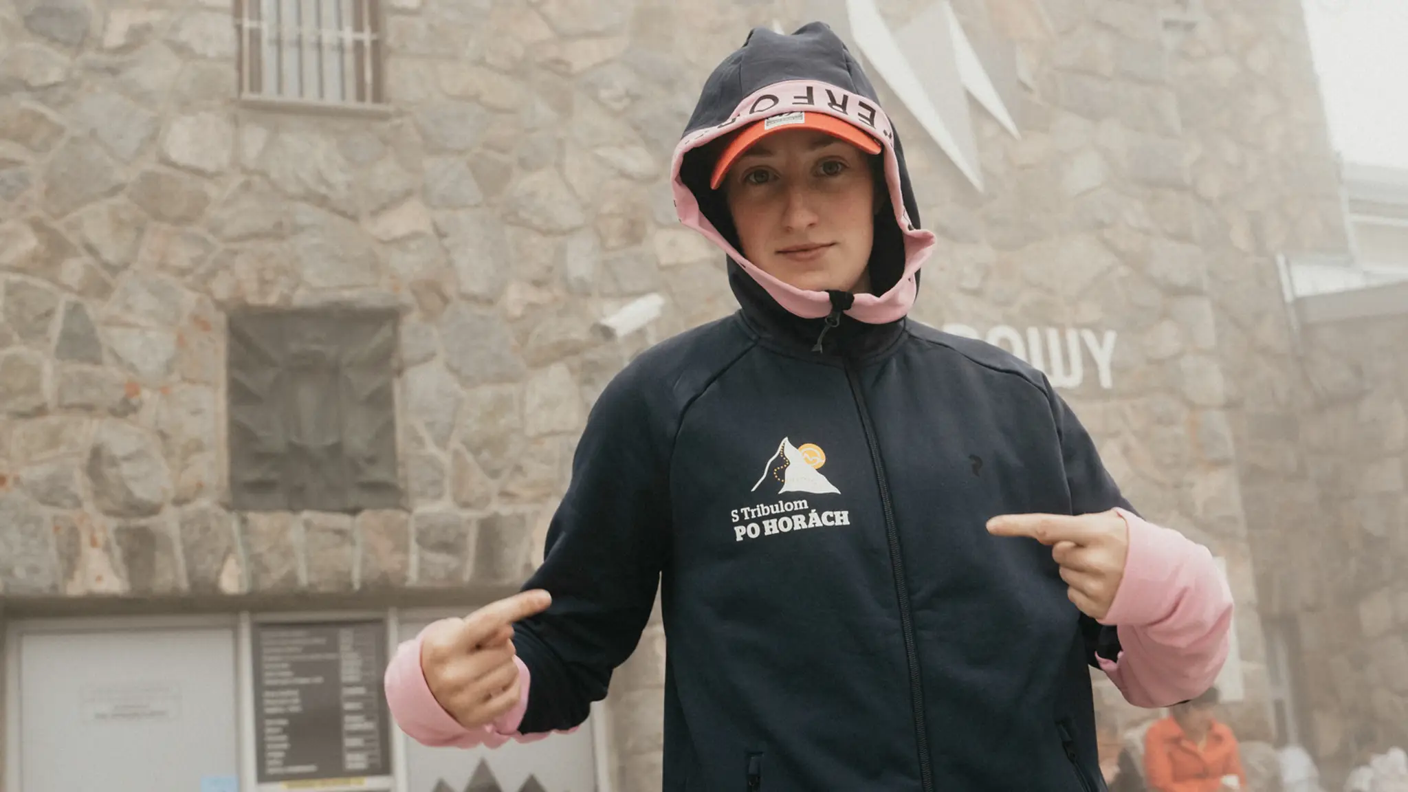 Barbora Piešová s Tribulom na horách.