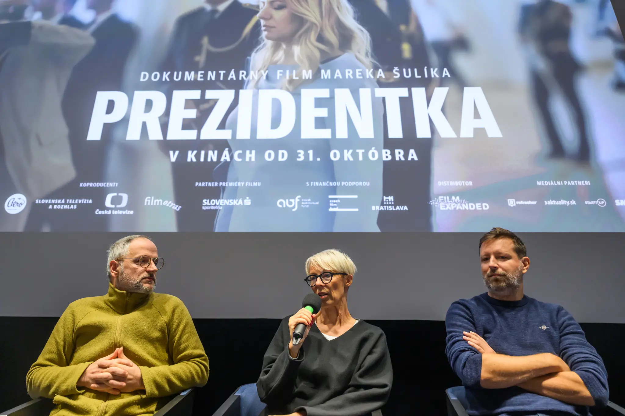 Na snímke zľava scenárárista a režisér Marek Šulík, producentka Barbara Janišová Feglová a dramaturg Slovenskej televízie a rozhlasu (STVR) Ondrej Starinský.