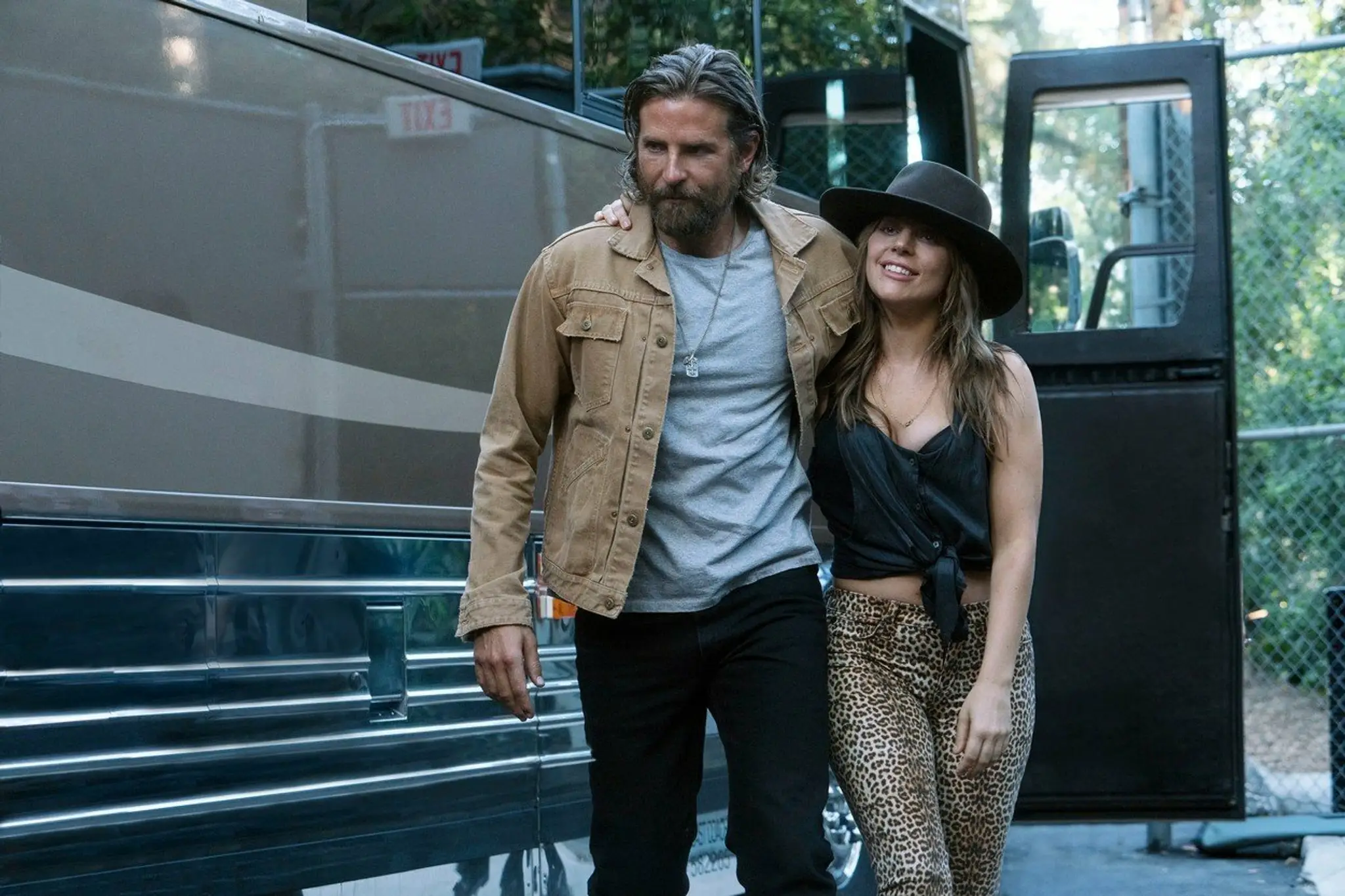 Bradley Cooper a Lady Gaga vo filme A Star Is Born