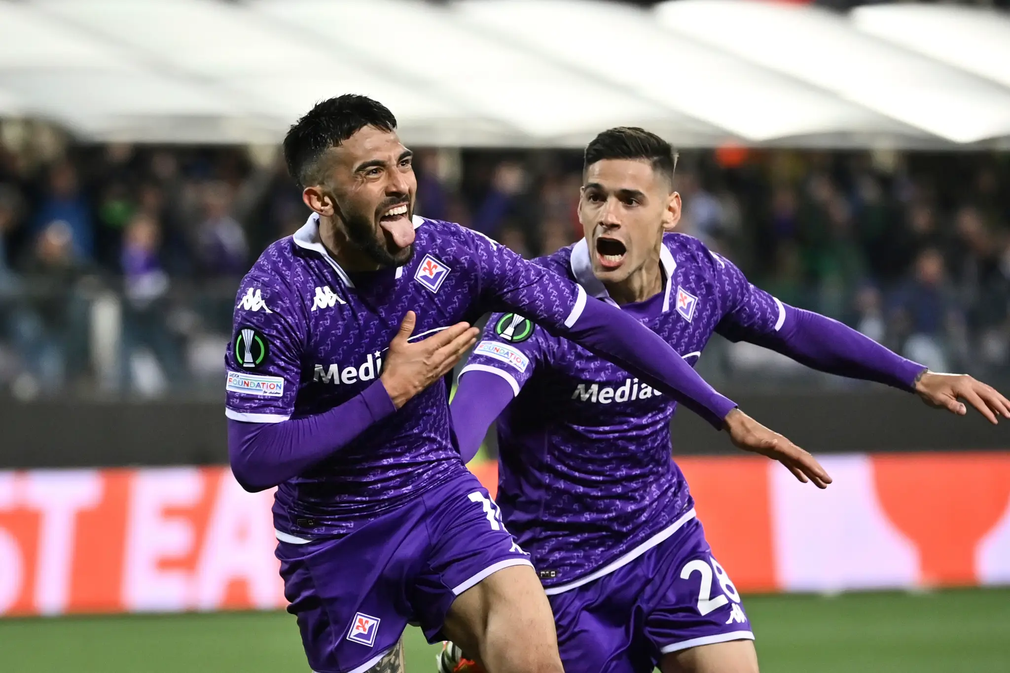 Futbalista Nicolas Gonzalez z Fiorentiny sa raduje z gólu.