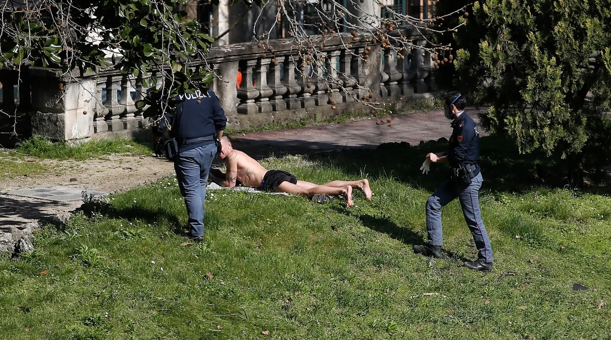 Nenakazil sa u nich ani jeden človek. Obyvateľov španielskeho mesta chránia radikálne opatrenia