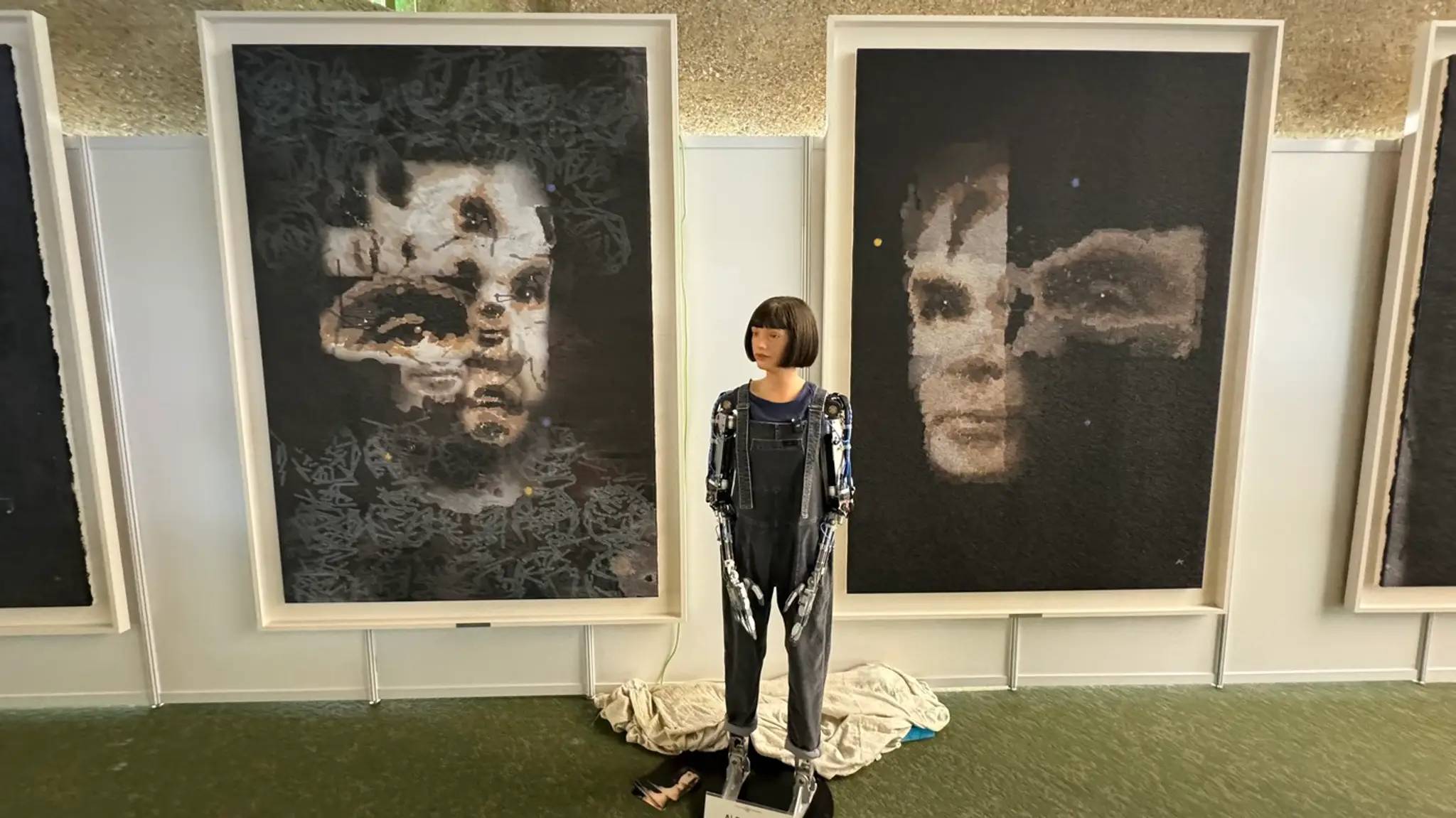 Portrét anglického matematika Alana Turinga, vytvorený robotom s umelou inteligenciou, sa stal vôbec prvým takýmto umeleckým dielom, ktoré sa predalo na aukcii.