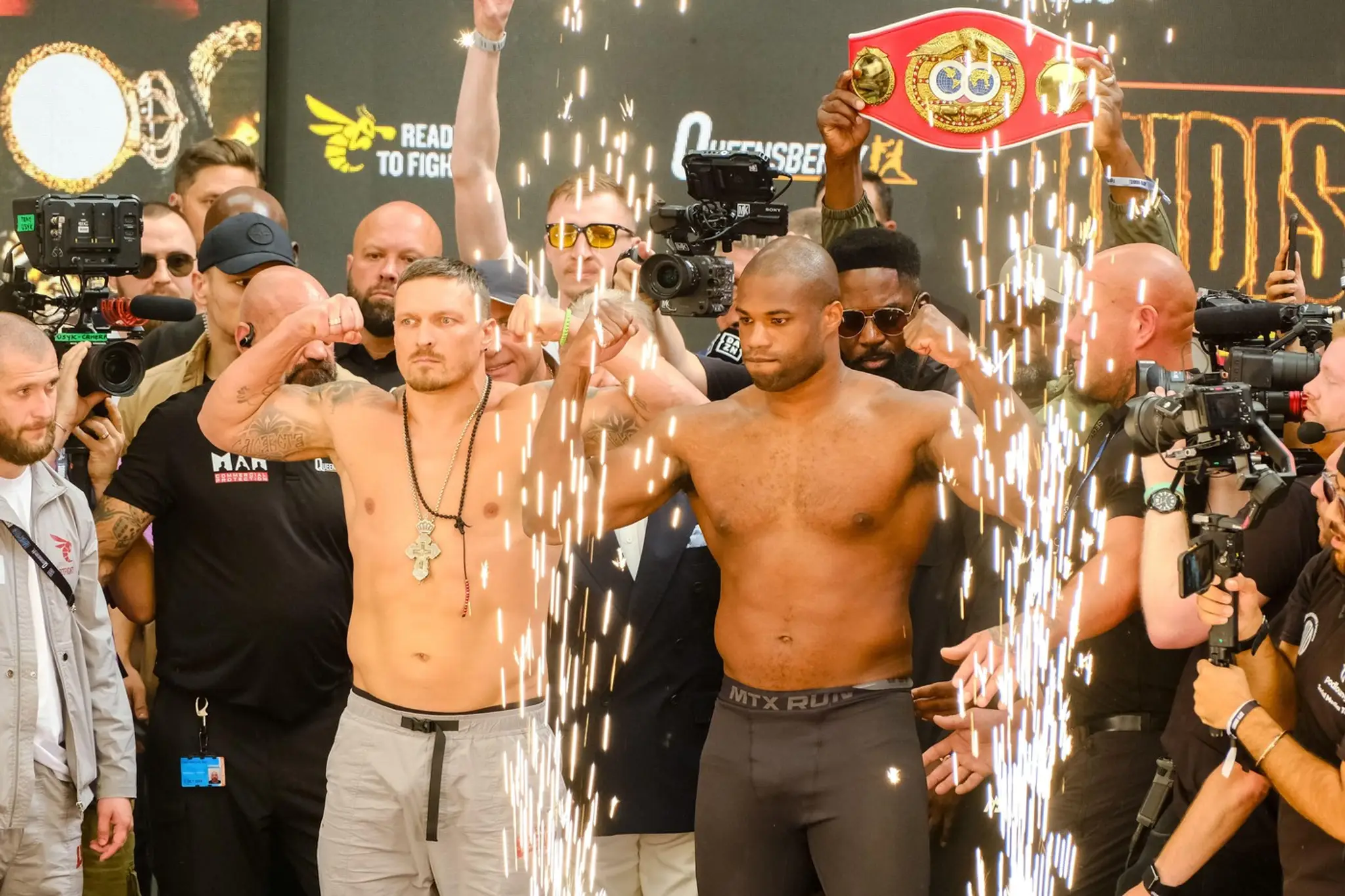 Boxeri Oleksandr Usyk a Daniel Dubois