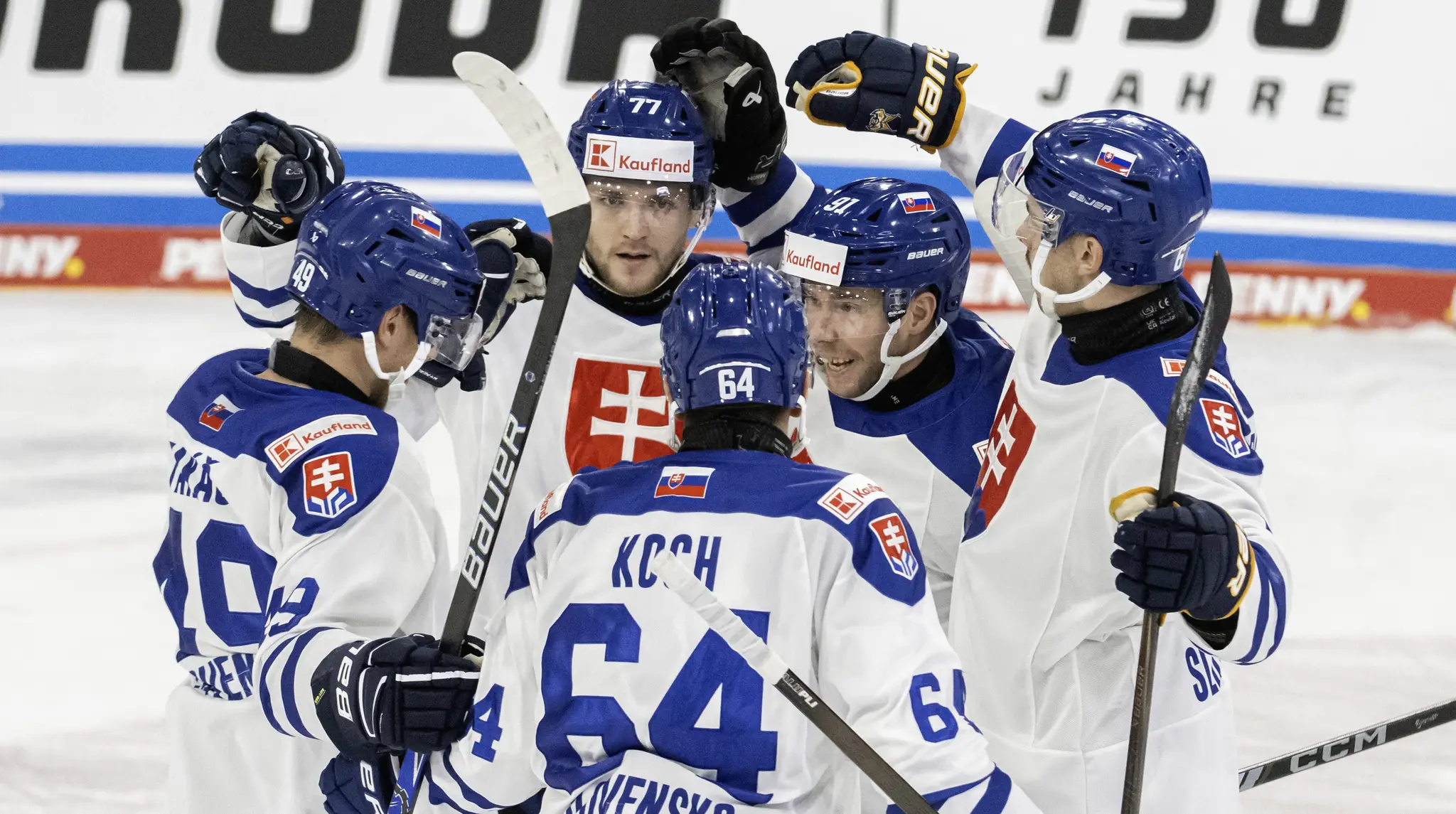 Slováci odrovnali Lotyšov už po dvoch tretinách.