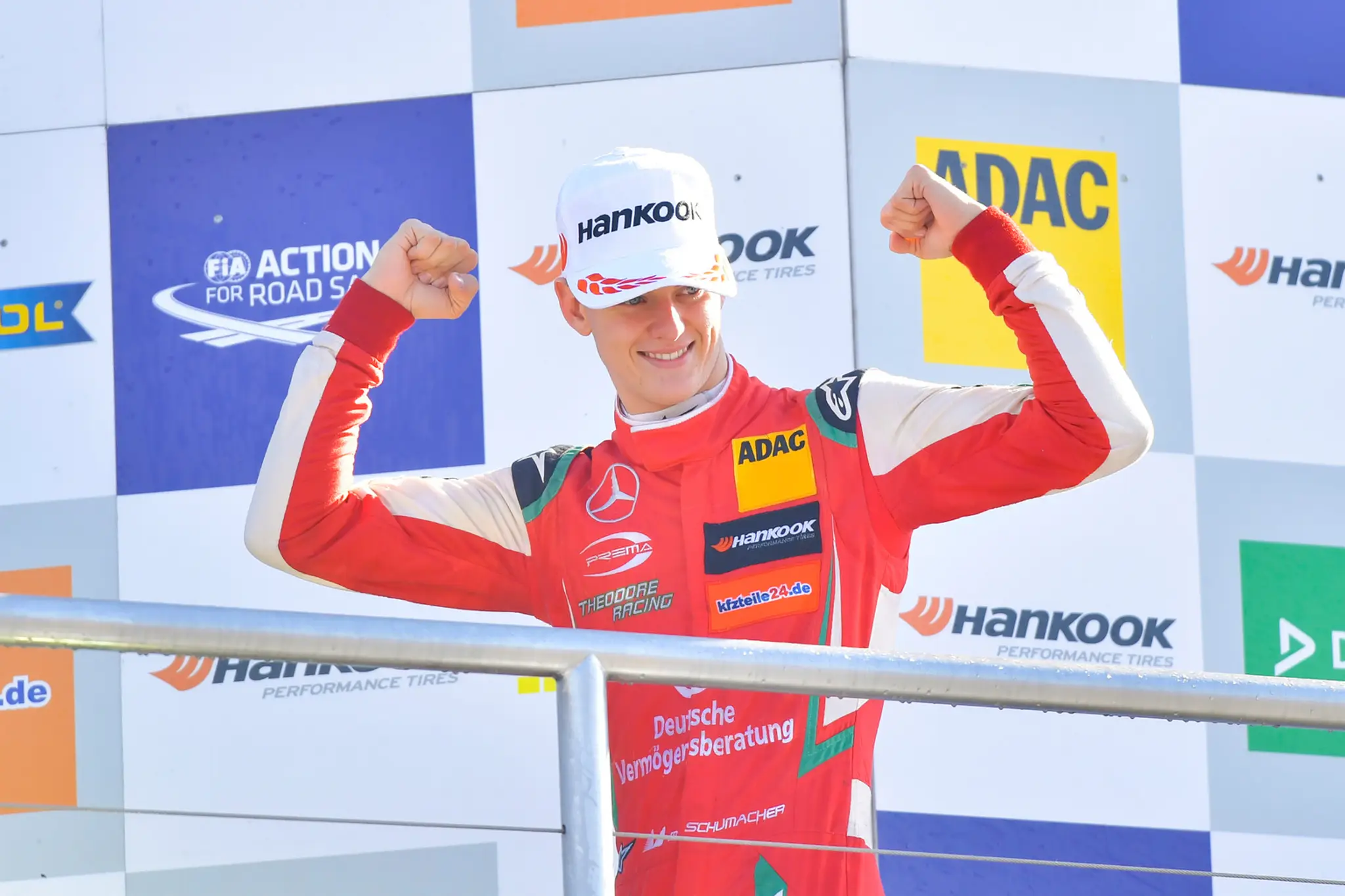 Na snímke 19-ročný nemecký automobilový pretekár Mick Schumacher