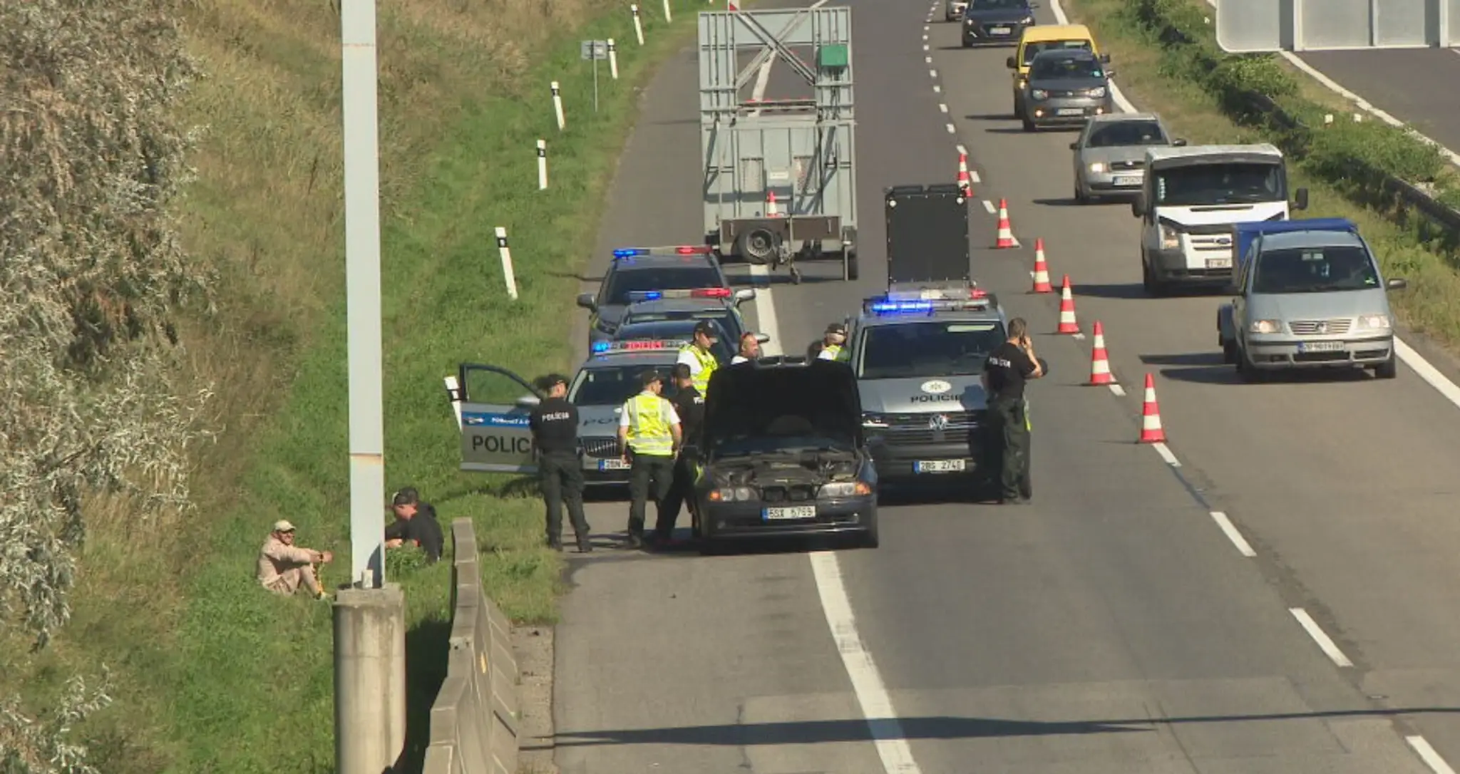 Auto, ktoré prenasledovali policajti.
