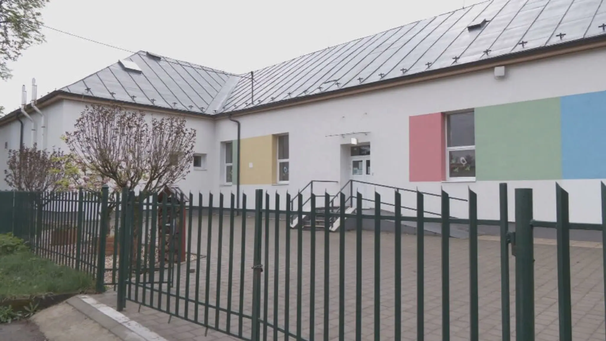 Špeciálna základná škola v Sobranciach. 