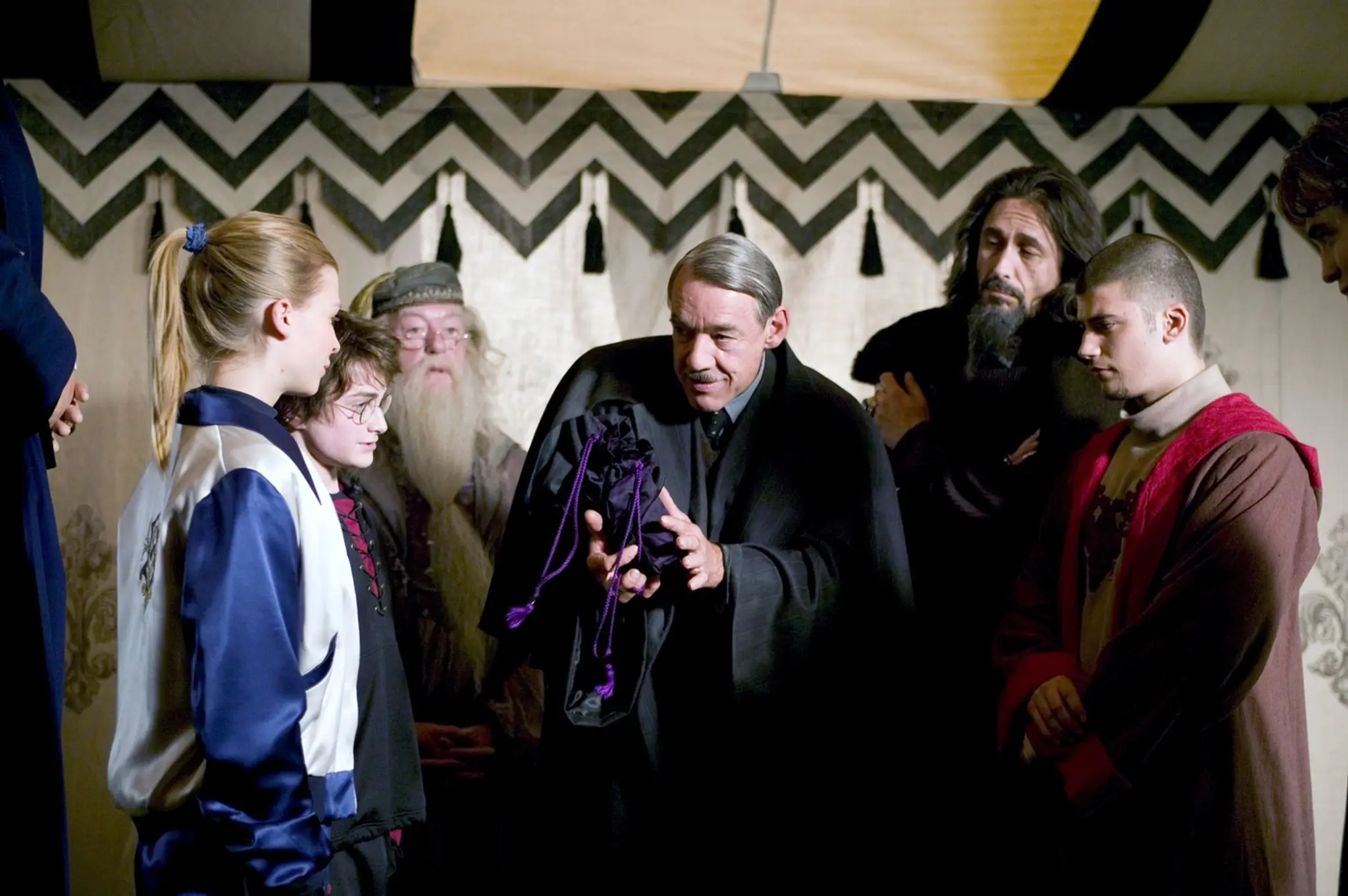 Stanislav Ianevski (vpravo) a Predrag Bjelac (druhý sprava) vo filme Harry Potter a Ohnivá čaša