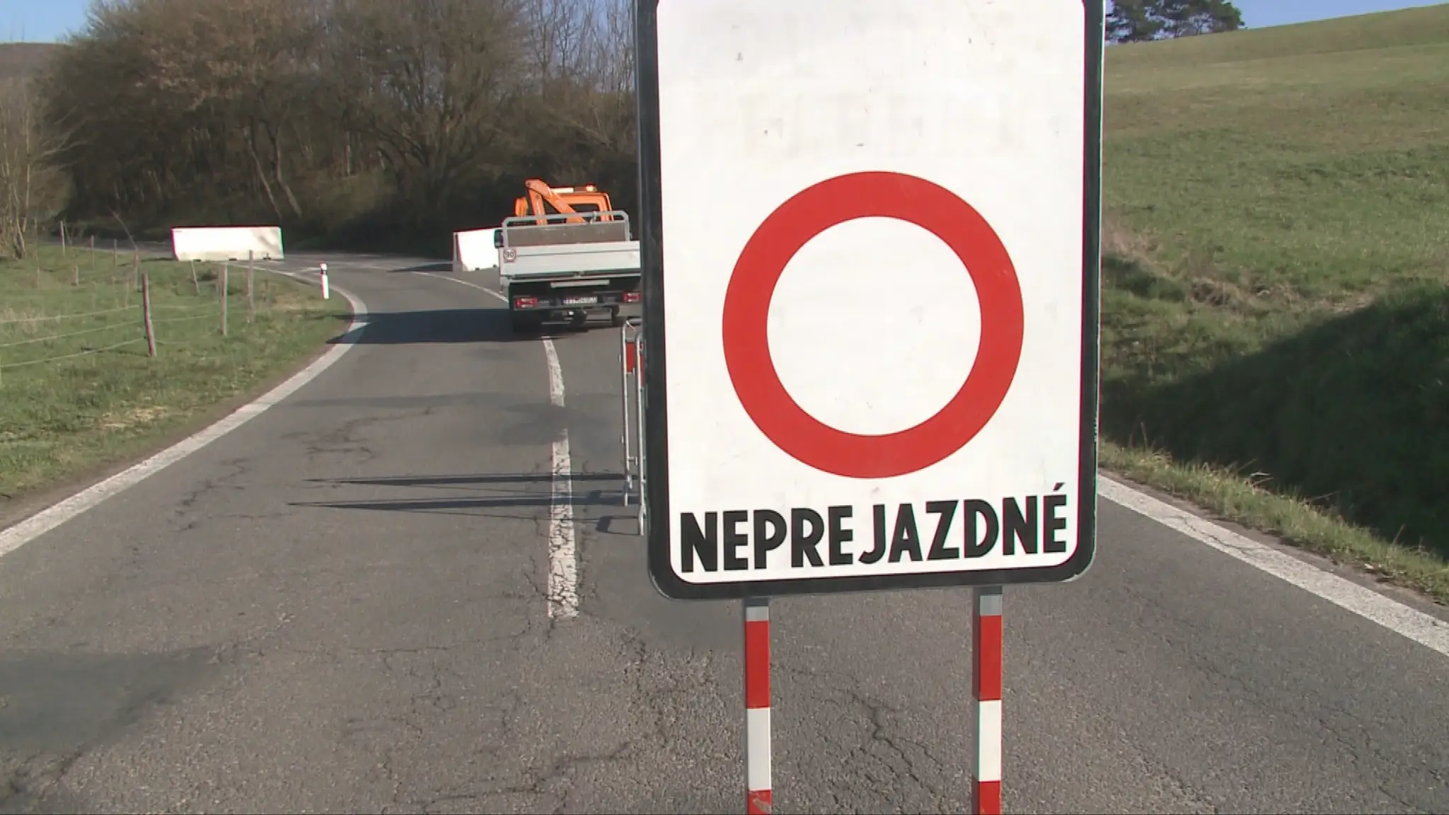 Uzavretá cesta.