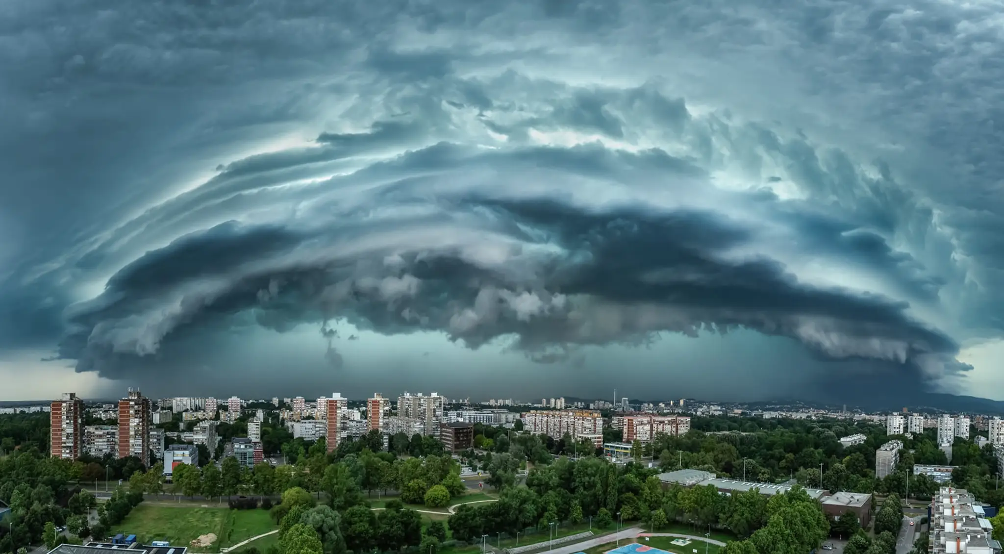 Supercelárna búrka nad Záhrebom.