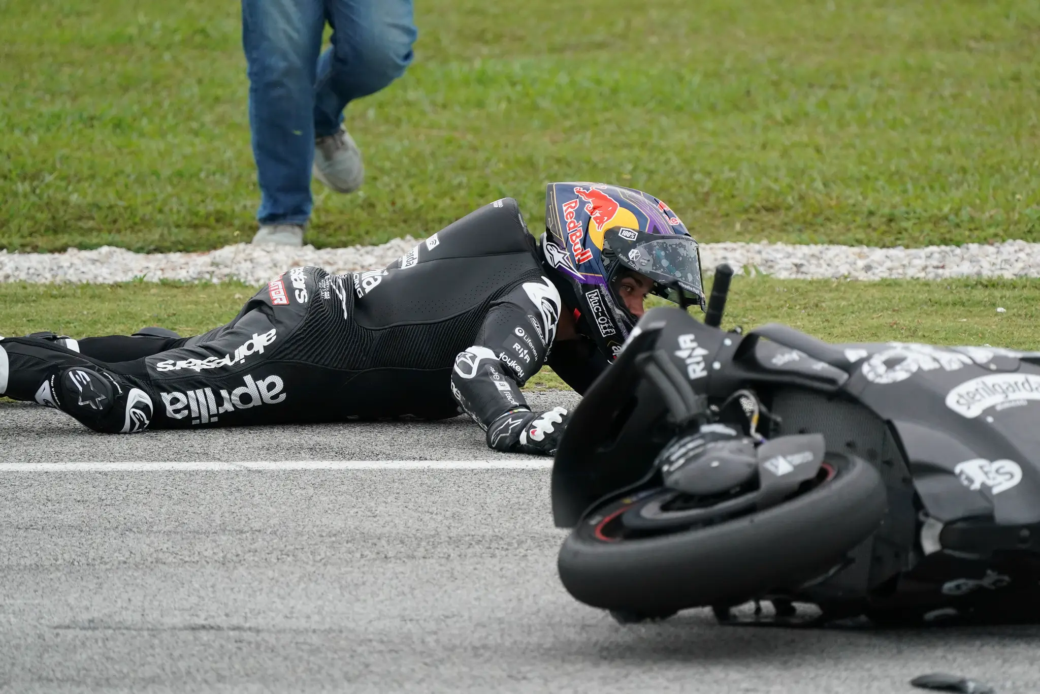 Španielsky motocyklový pretekár Jorge Martin nebezpečne spadol