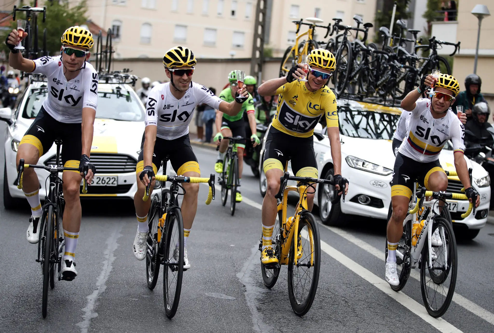 Víťazná jazda tímu Sky na poslednej etape Tour de France 2017.