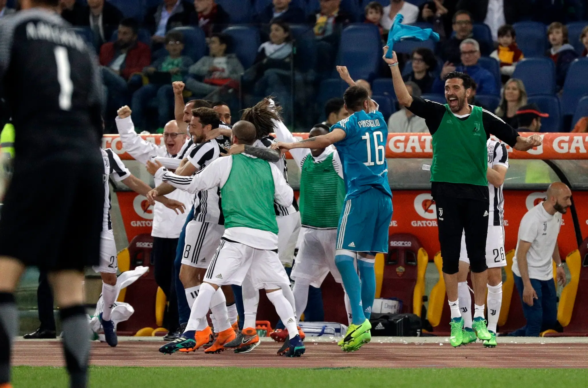 Pre Juventus je to už rekordná 34. ligová trofej. 