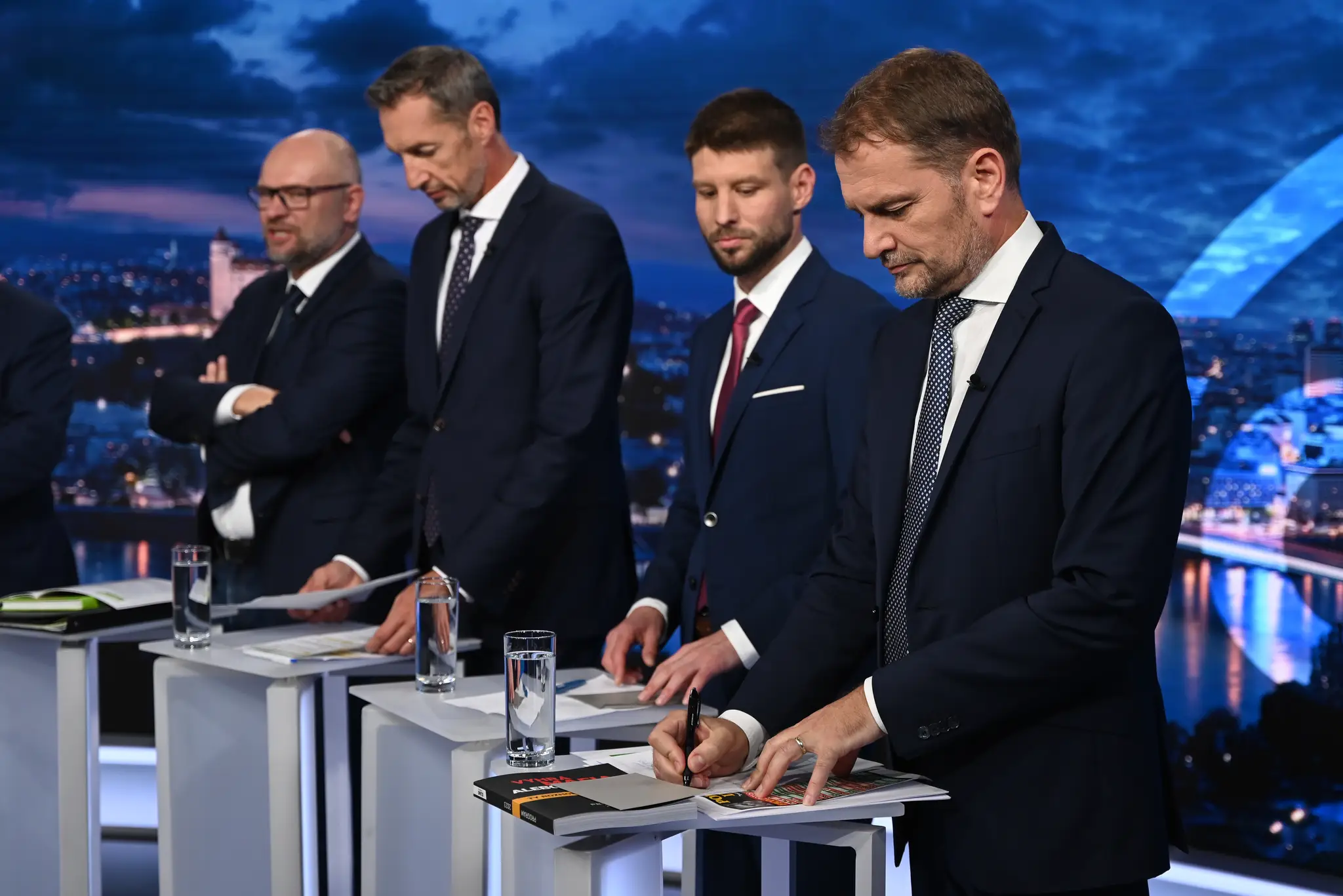 Richard Sulík (SaS), Milan Majerský (KDH), Michal Šimečka (Progresívne Slovensko) a Igor Matovič (OĽANO a priatelia)