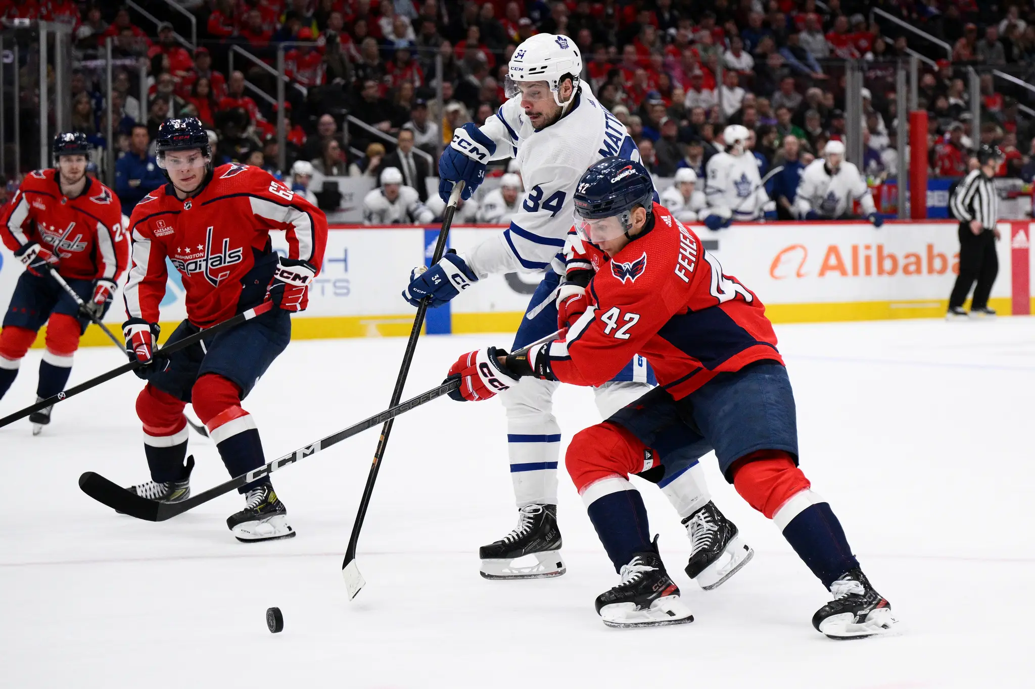 Martin Fehérváry sa v drese Capitals do kanadského bodovania nezapísal.