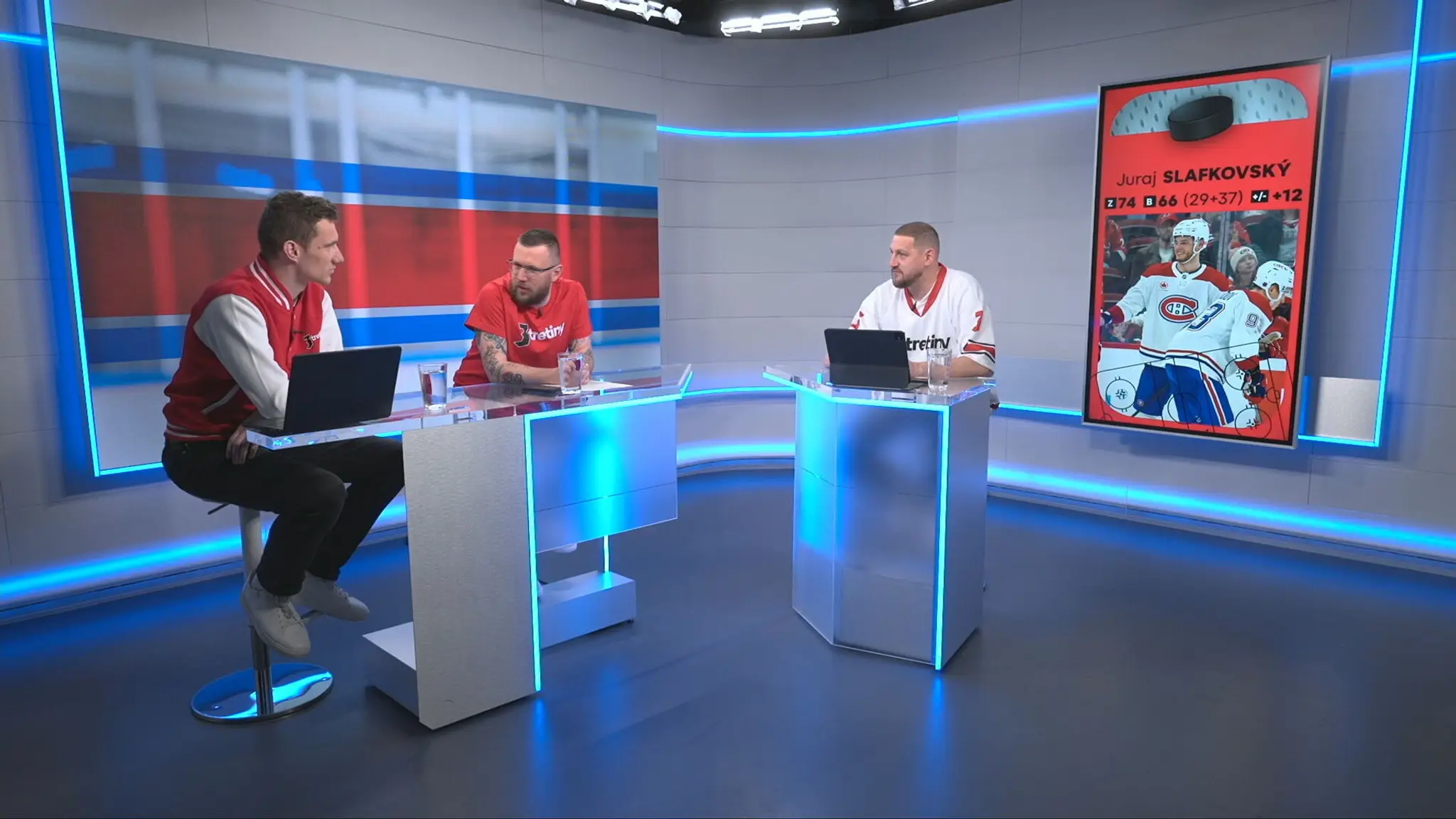 Tomáš Kurilla, Miroslav Held a Ján Koštial v štúdiu TN live.