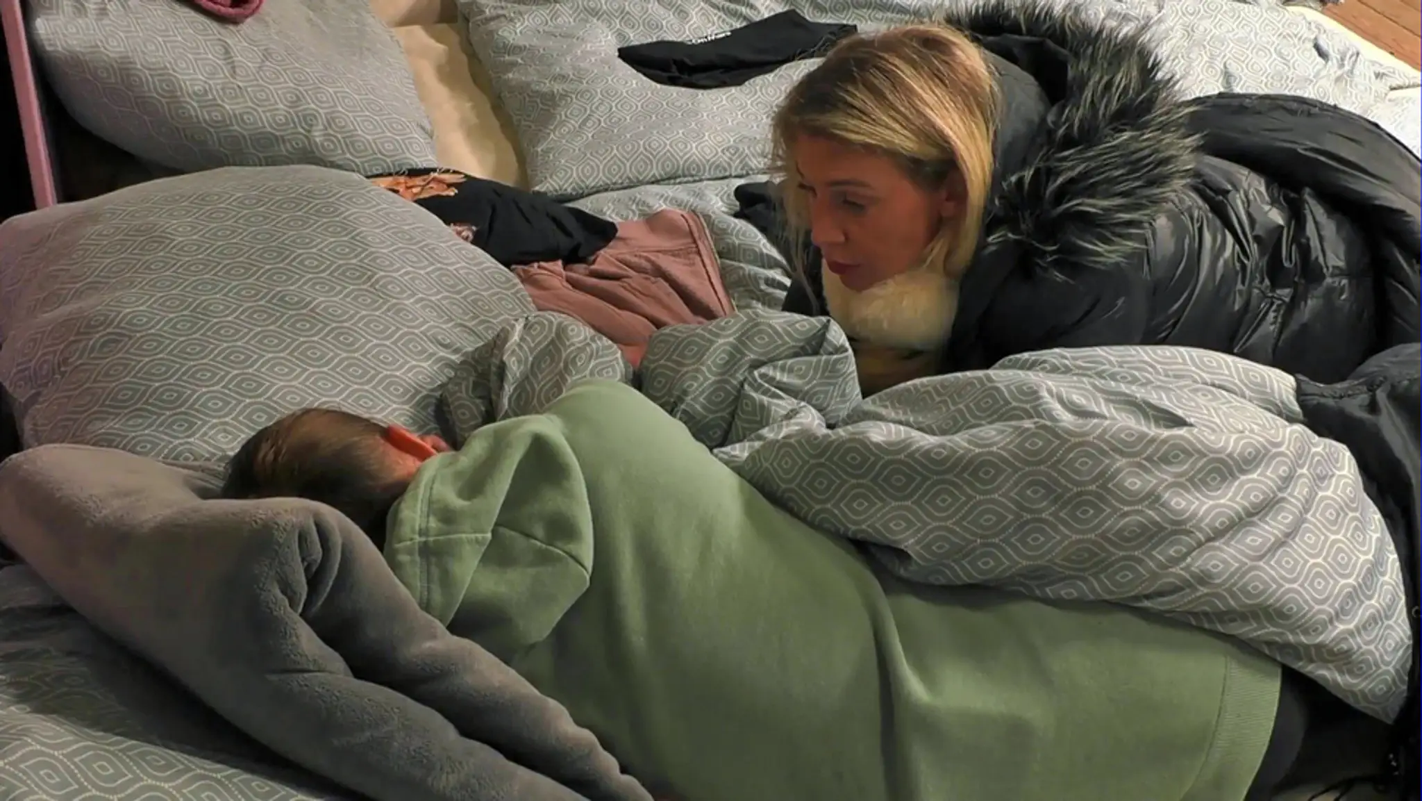 Farma 17 - Alena sa snaží upokojiť Lauru