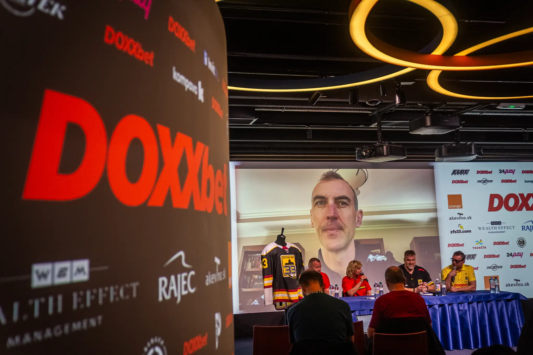 Chára mení dres a prináša hviezdnu exhibíciu do Trenčína