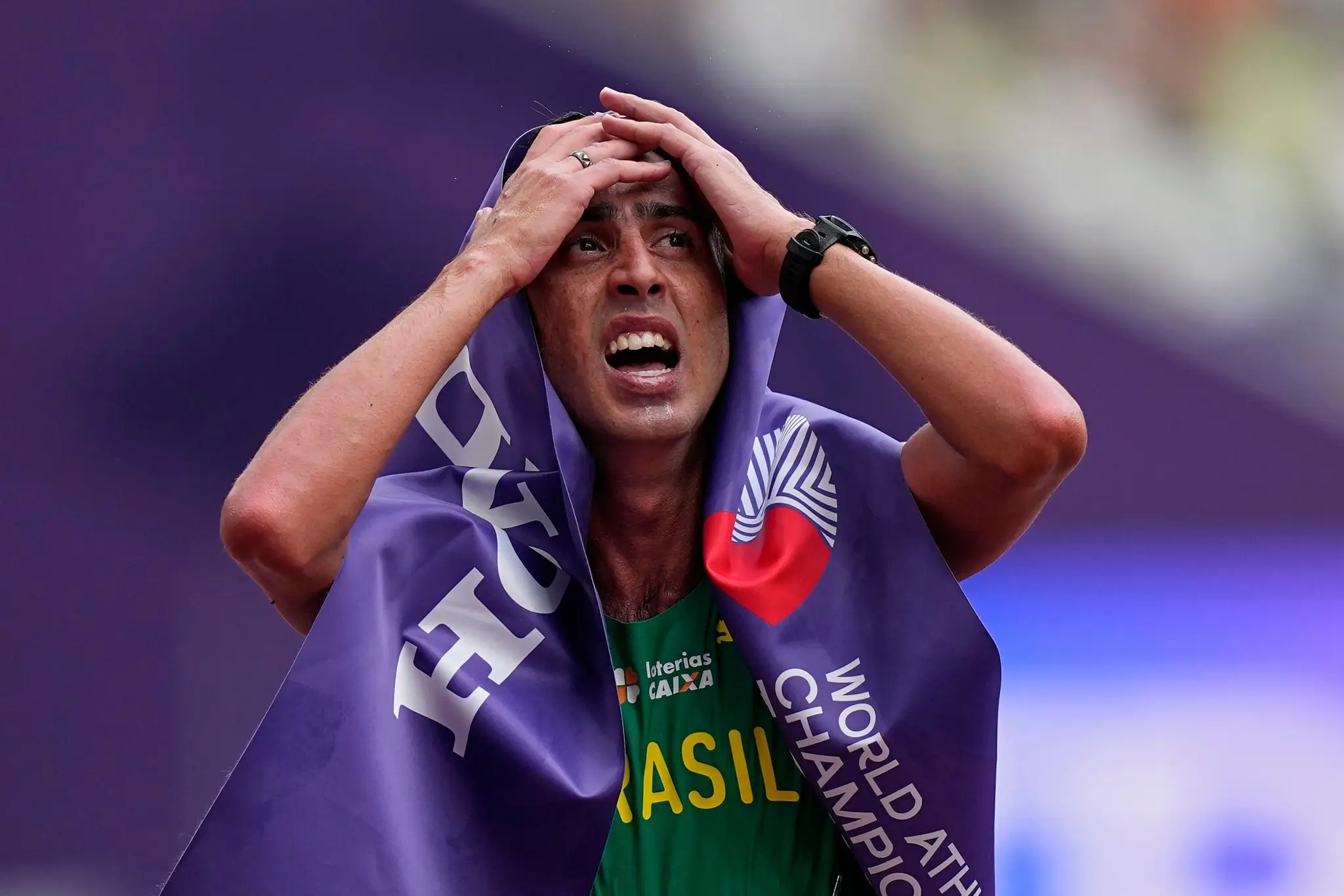 Brazílsky chodec Caio Bonfim