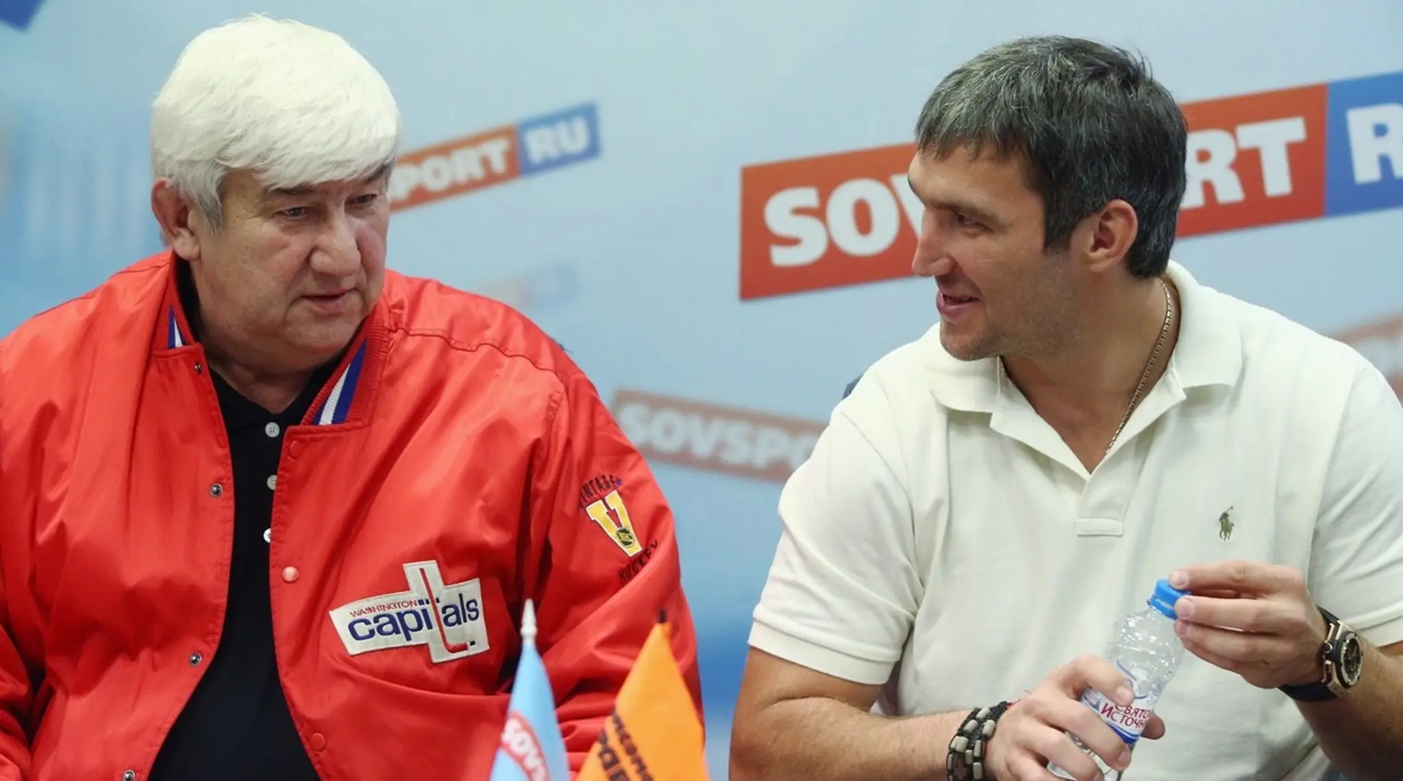Michail a Alexander Ovečkinovci na archívnej snímke z roku 2015.