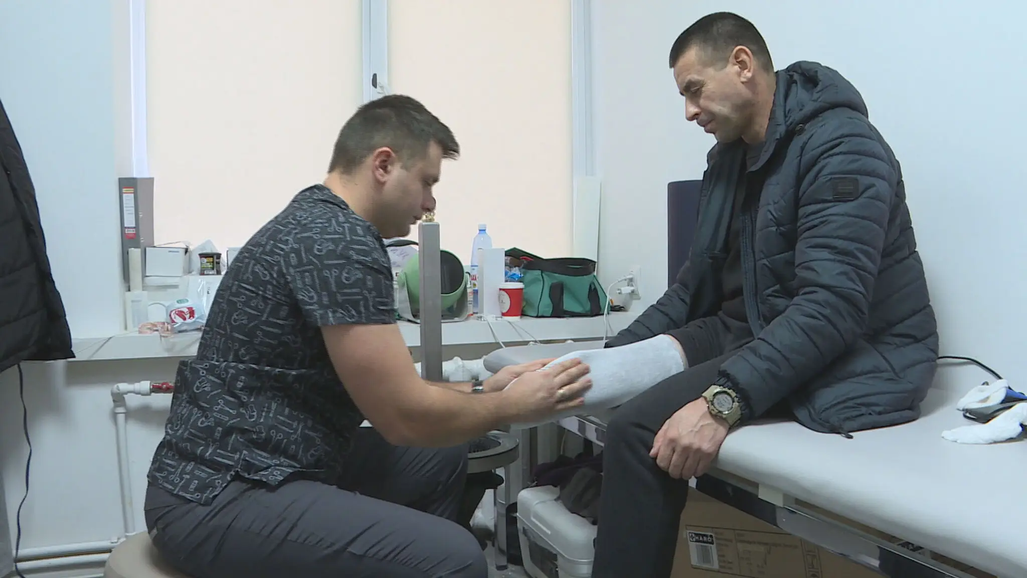 Prišli o končatiny, no dušou sú nezlomní. Štáb TV Markíza bol v ukrajinskej dielni na výrobu protéz