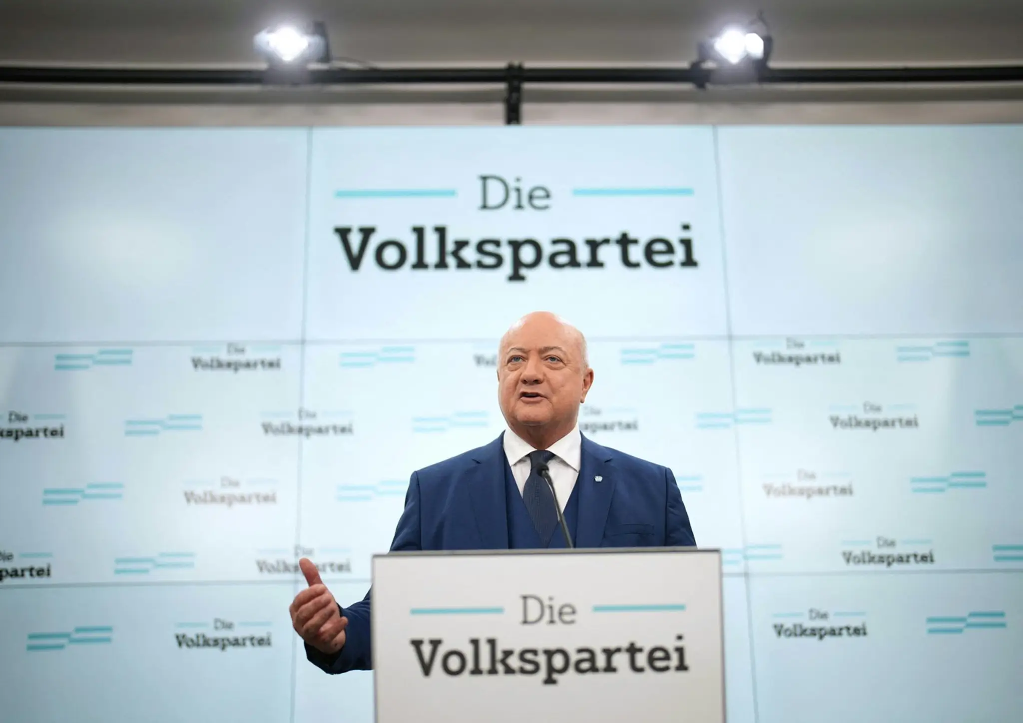 Líder rakúskych ľudovcov (ÖVP) Christian Stocker.