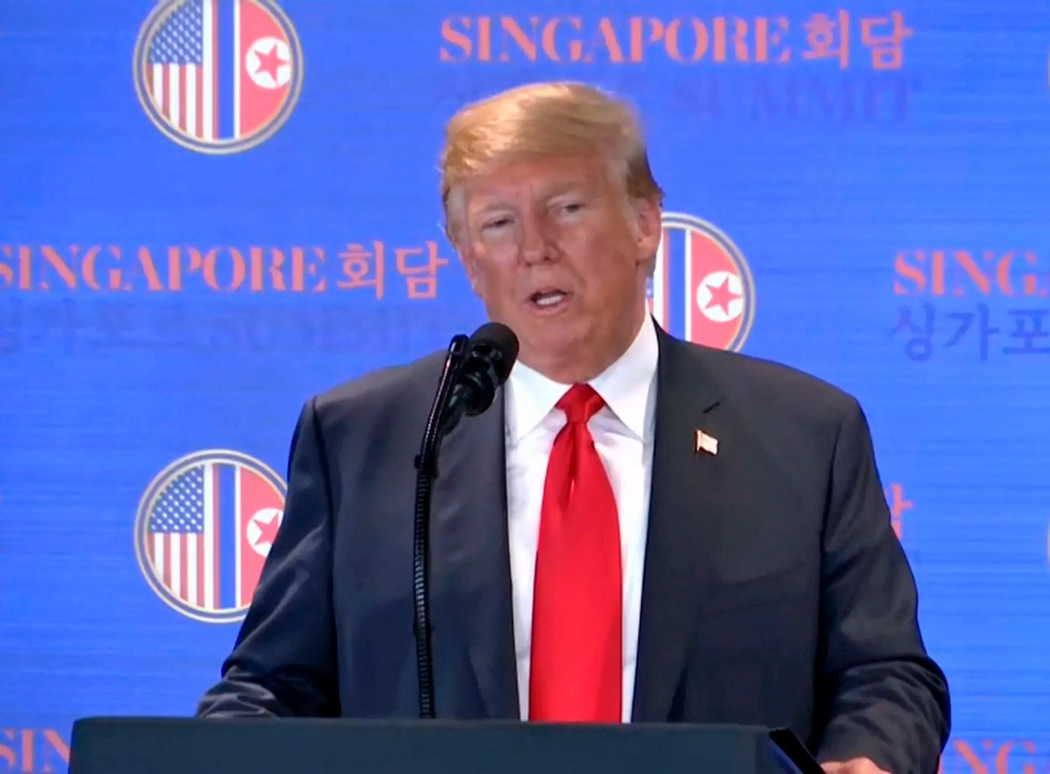 Donald Trump na tlačovej konferencii po summite s Kim Čong-unom