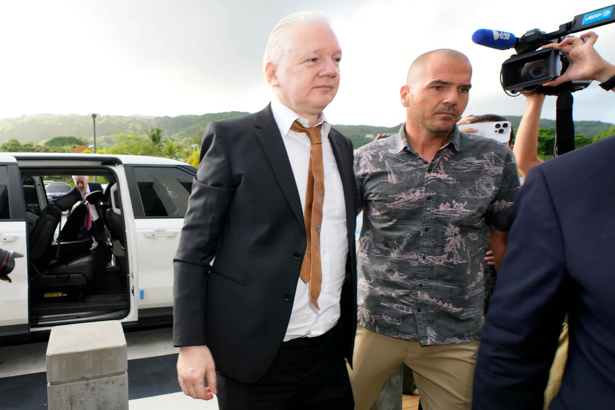 Julian Assange.