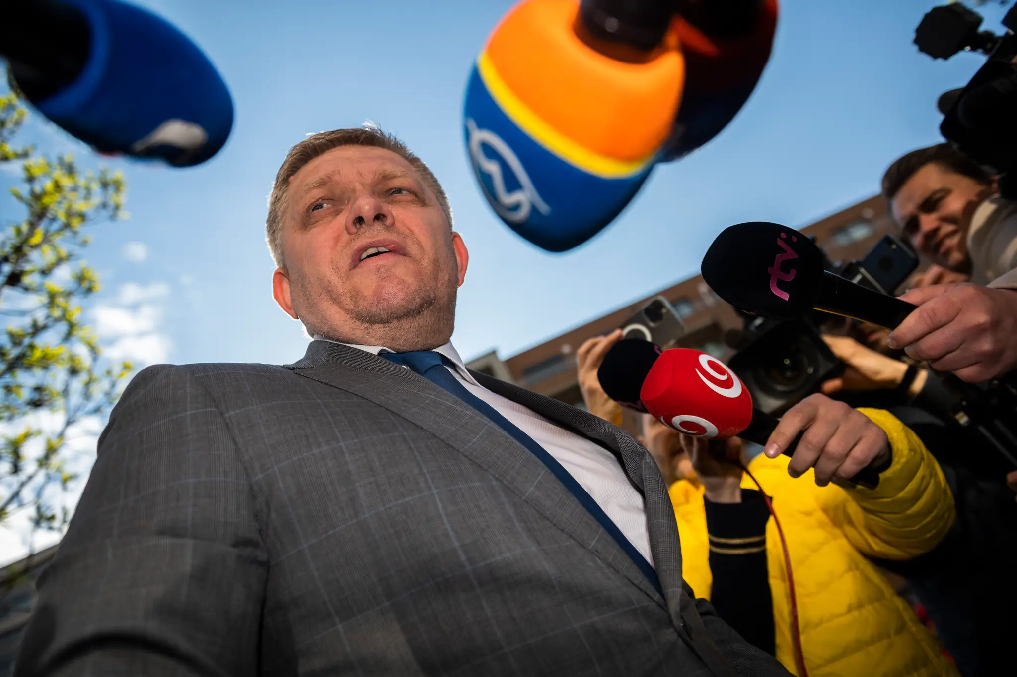 Robert Fico bol obvinený z korupcie. V roku 2022 prišiel vypovedať na NAKA.