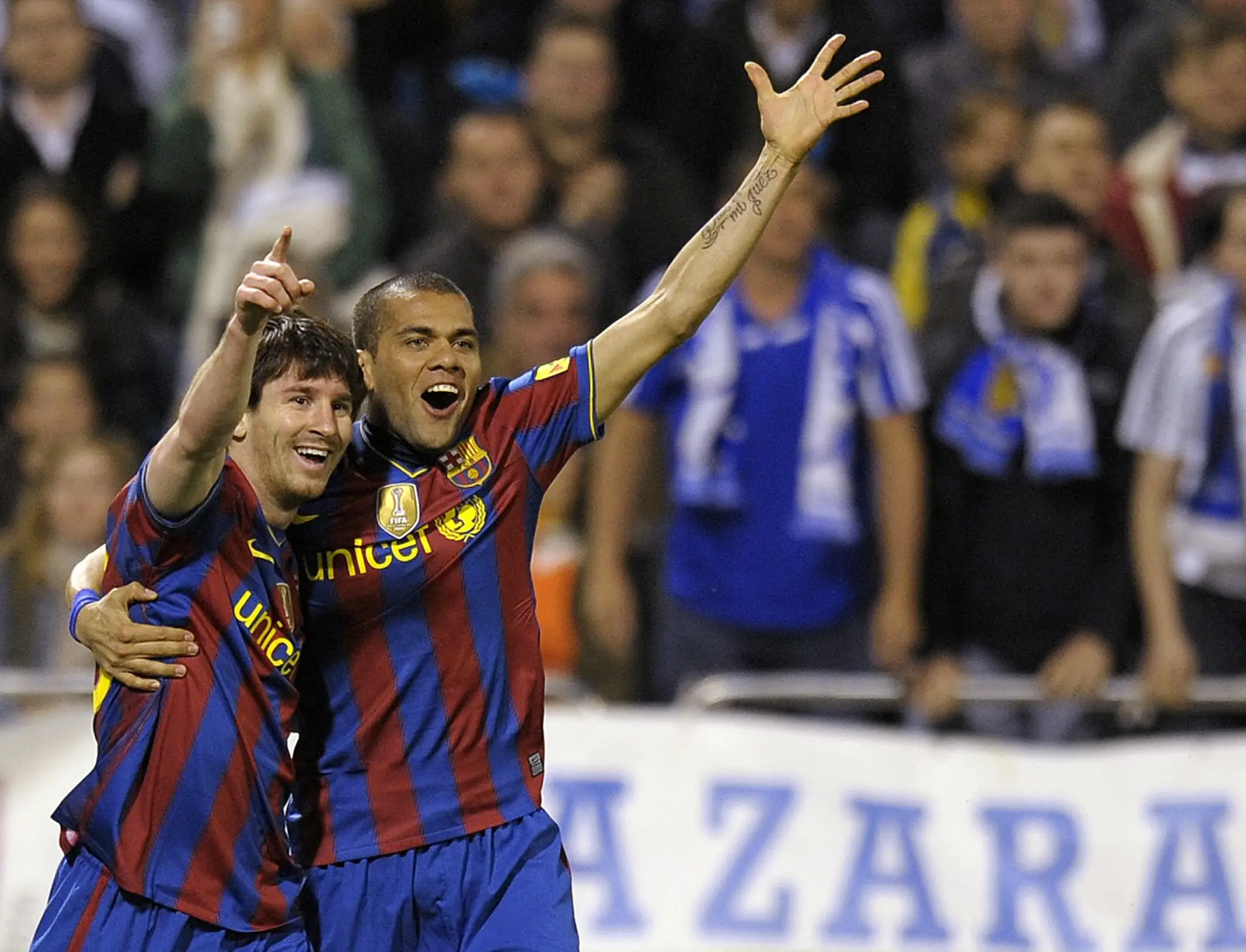 Dani Alves a Lionel Messi v drese FC Barcelona 