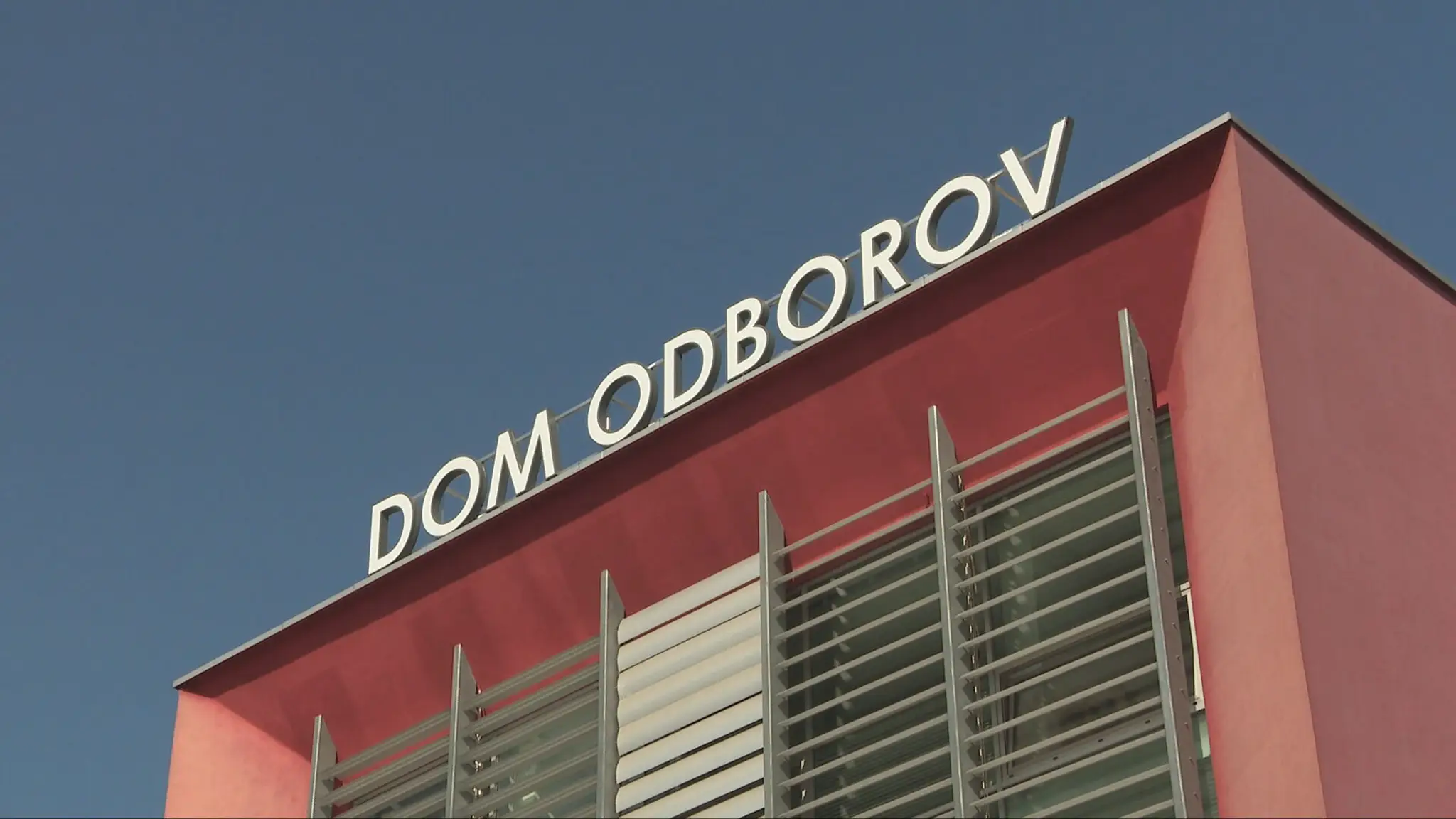 Odborári sa v utorok zídu pred parlamentom