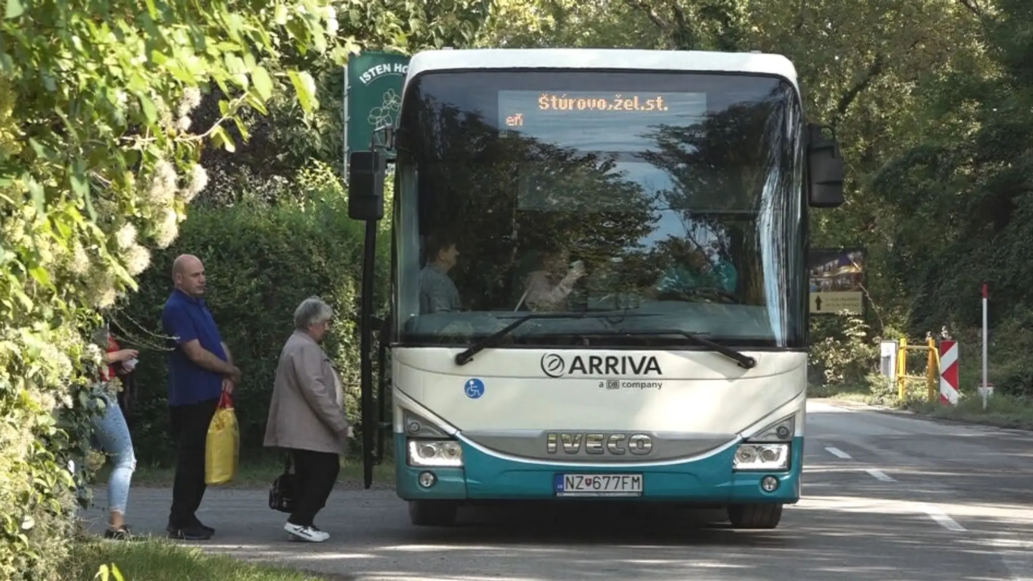 Do obce Chľaba znovu jazdí autobus. 