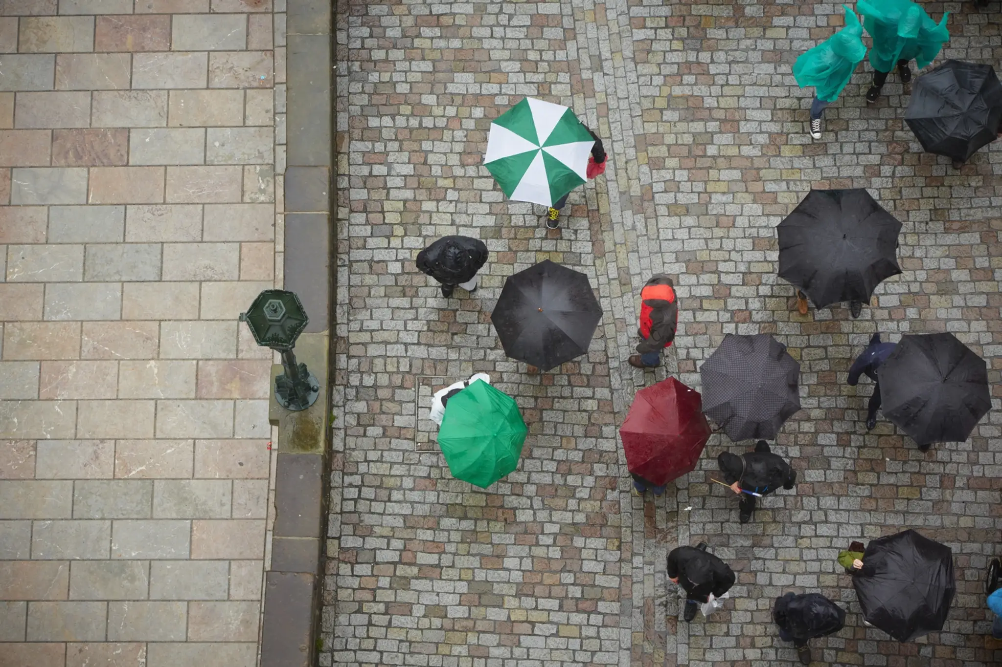 Nezabudnite si doma dáždniky (ilustračná fotografia)