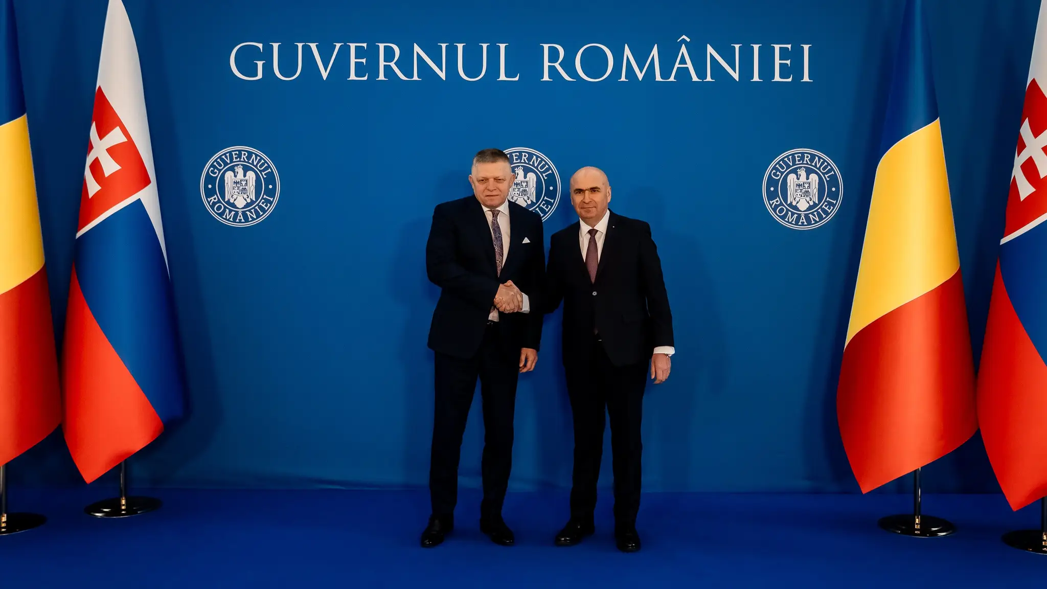 Premiér SR Robert Fico a rumunský premiér Ilie Bolojan