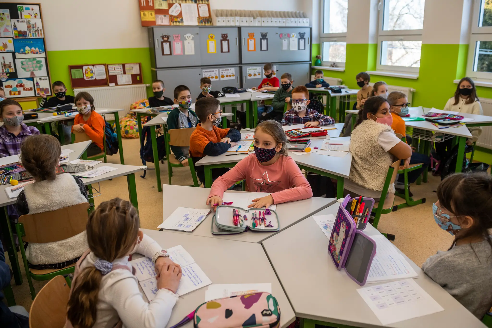 Žiaci základnej školy.