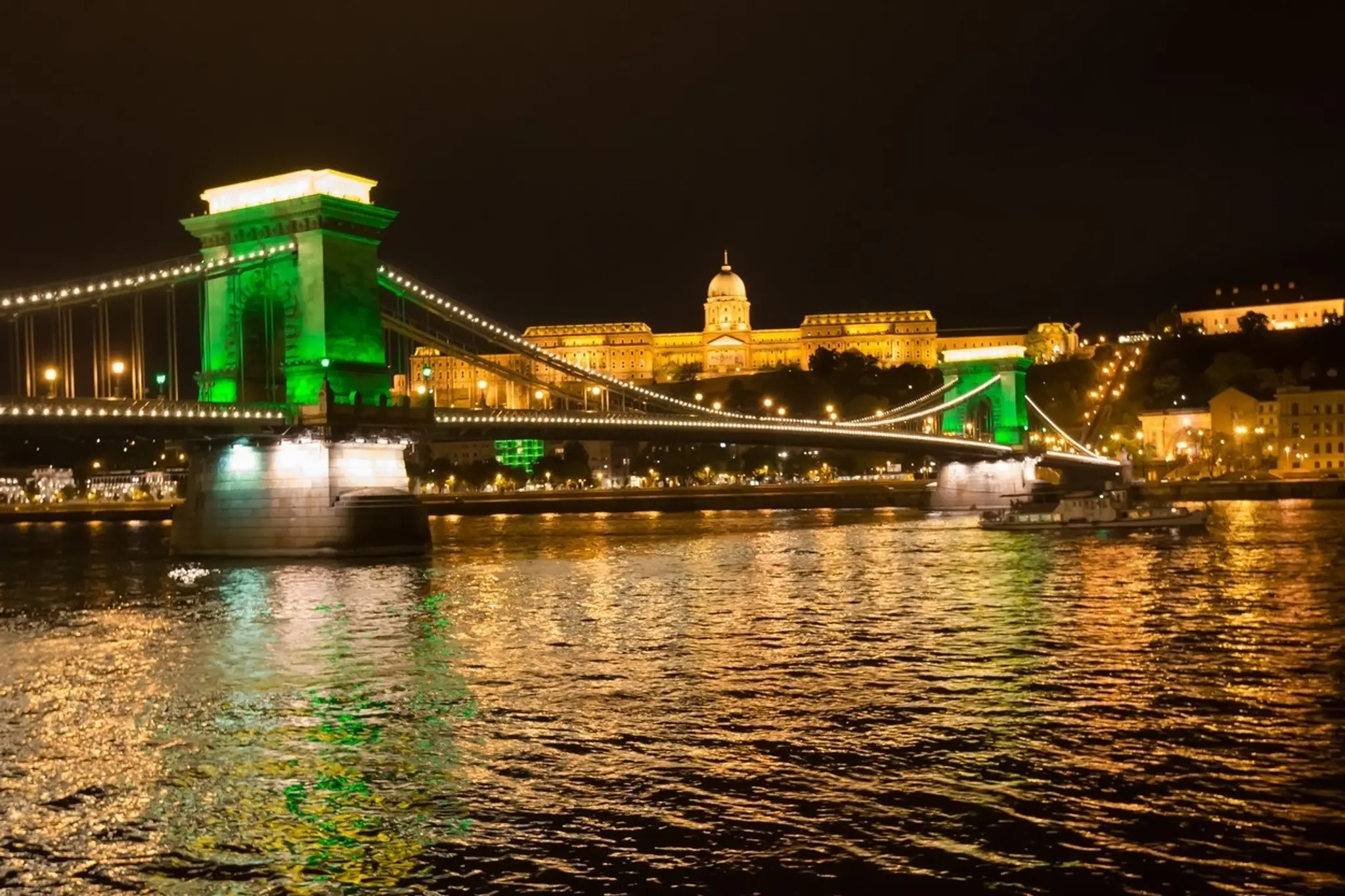 Budapešť.
